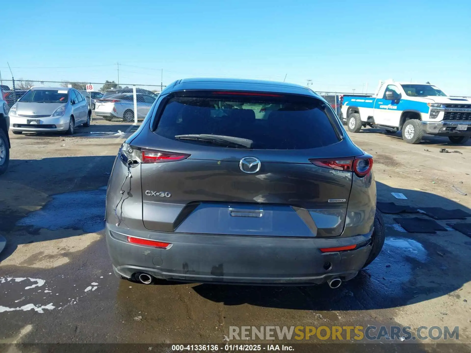 16 Photograph of a damaged car 3MVDMABL0MM220307 MAZDA CX-30 2021