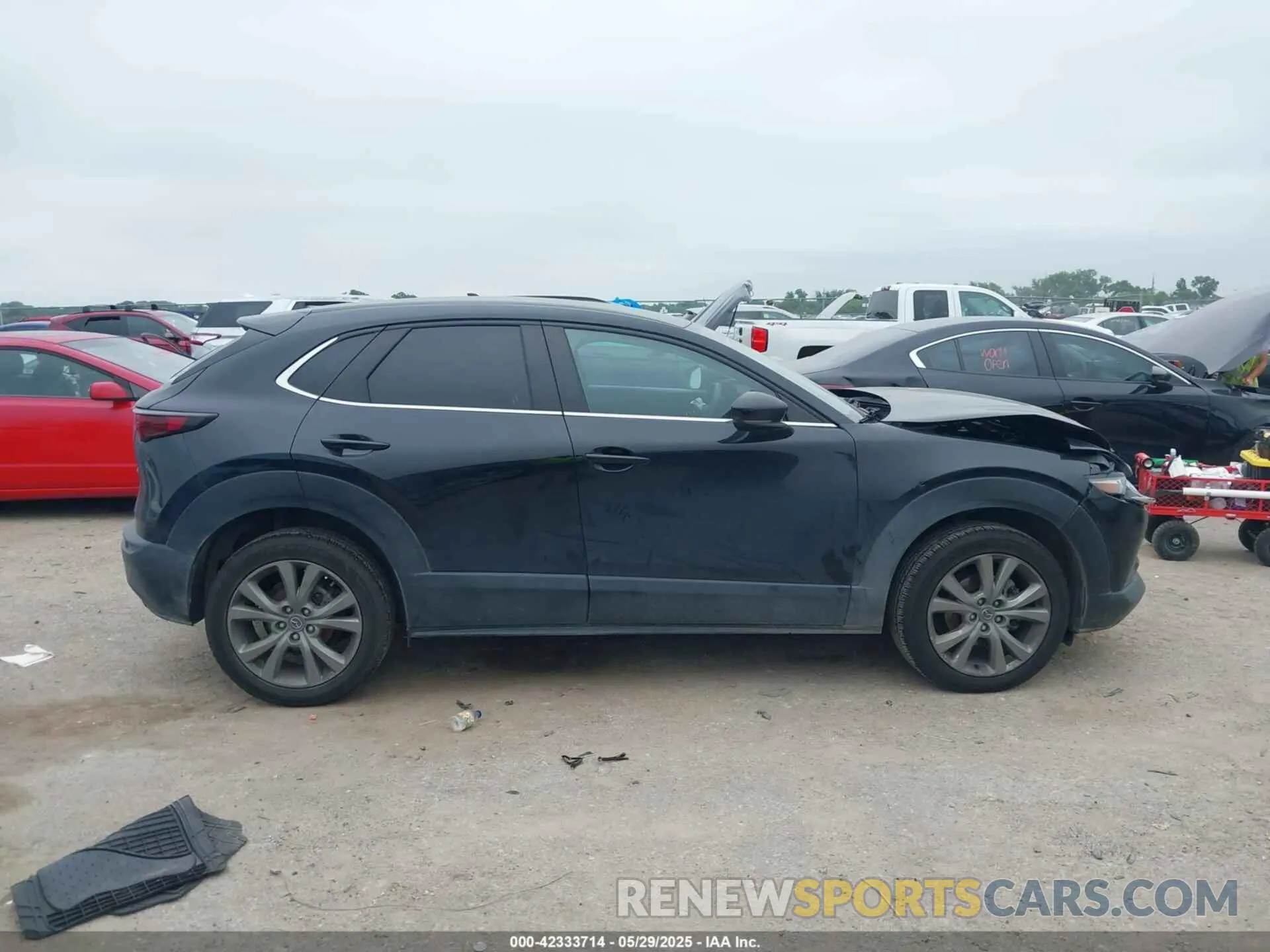 13 Photograph of a damaged car 3MVDMABL0MM261195 MAZDA CX-30 2021