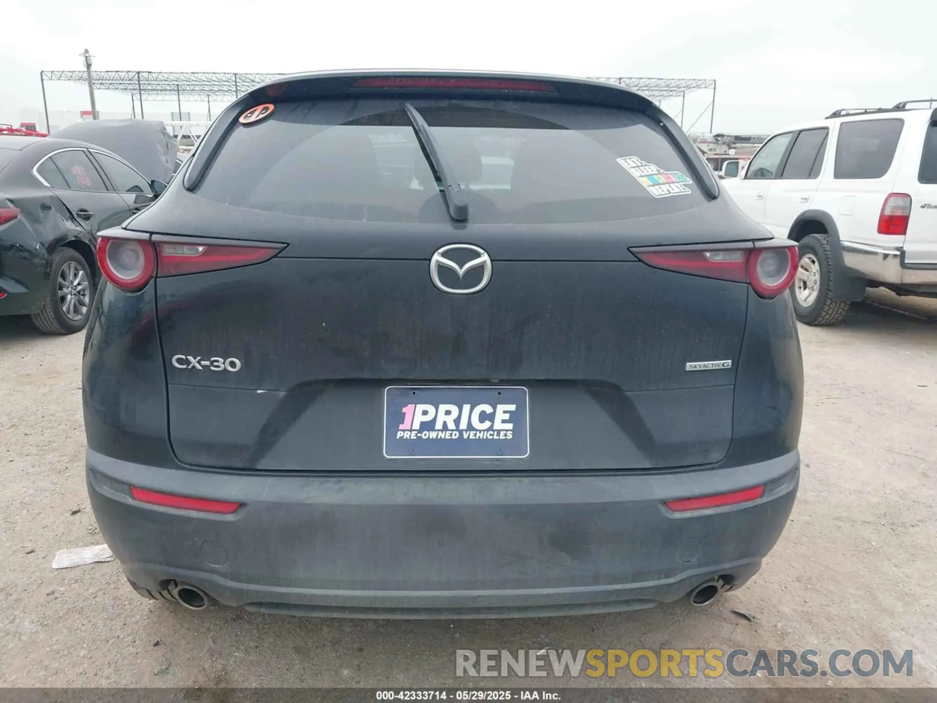 16 Photograph of a damaged car 3MVDMABL0MM261195 MAZDA CX-30 2021