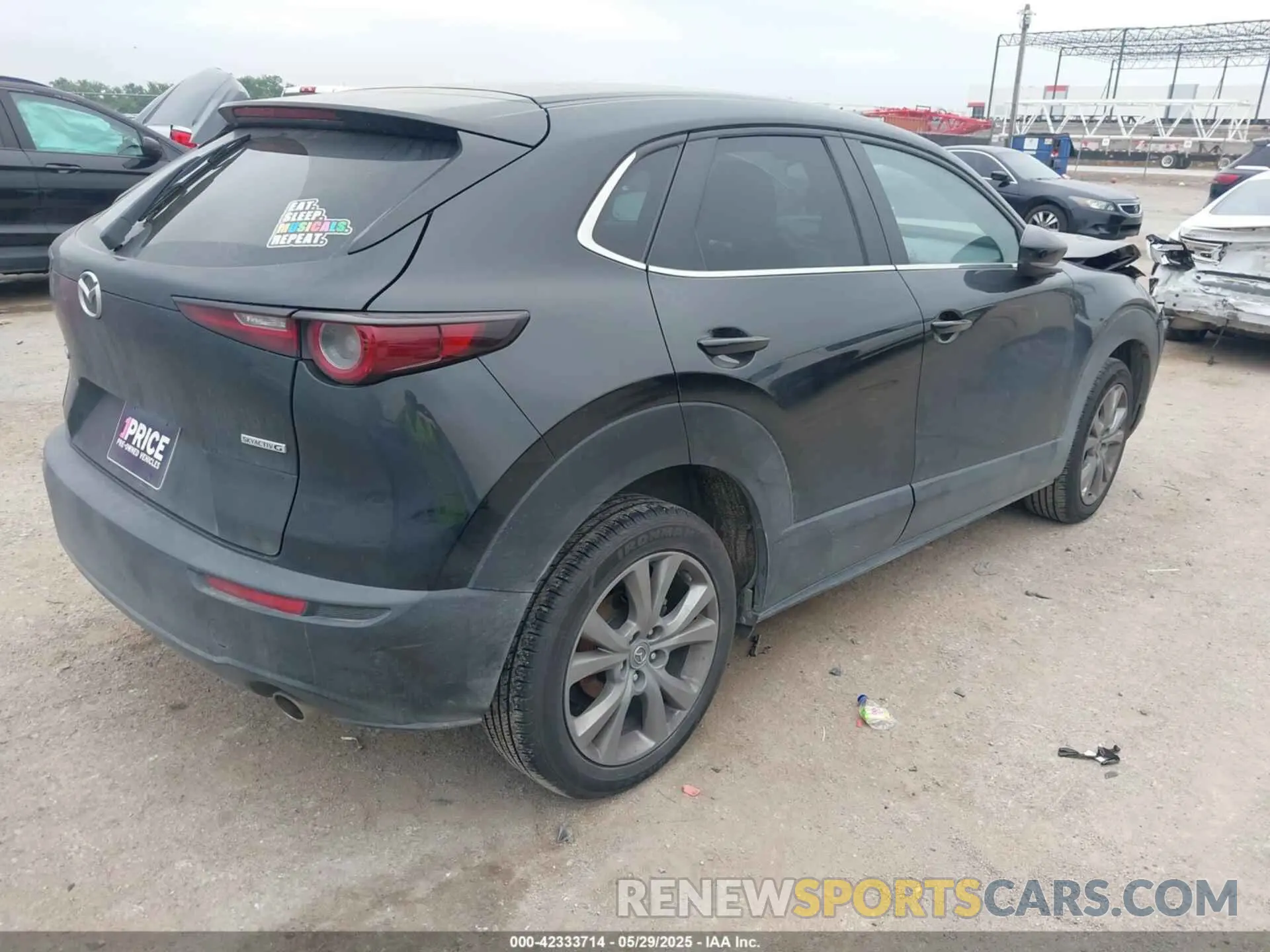4 Photograph of a damaged car 3MVDMABL0MM261195 MAZDA CX-30 2021