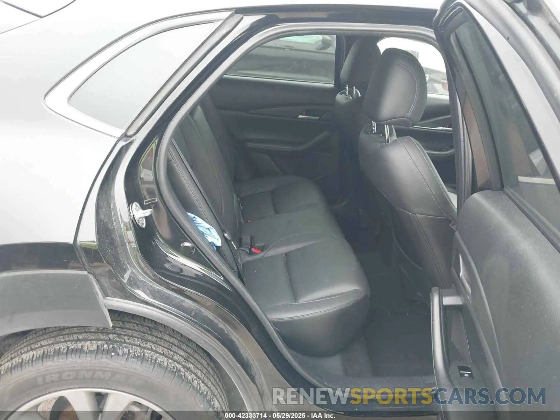 8 Photograph of a damaged car 3MVDMABL0MM261195 MAZDA CX-30 2021