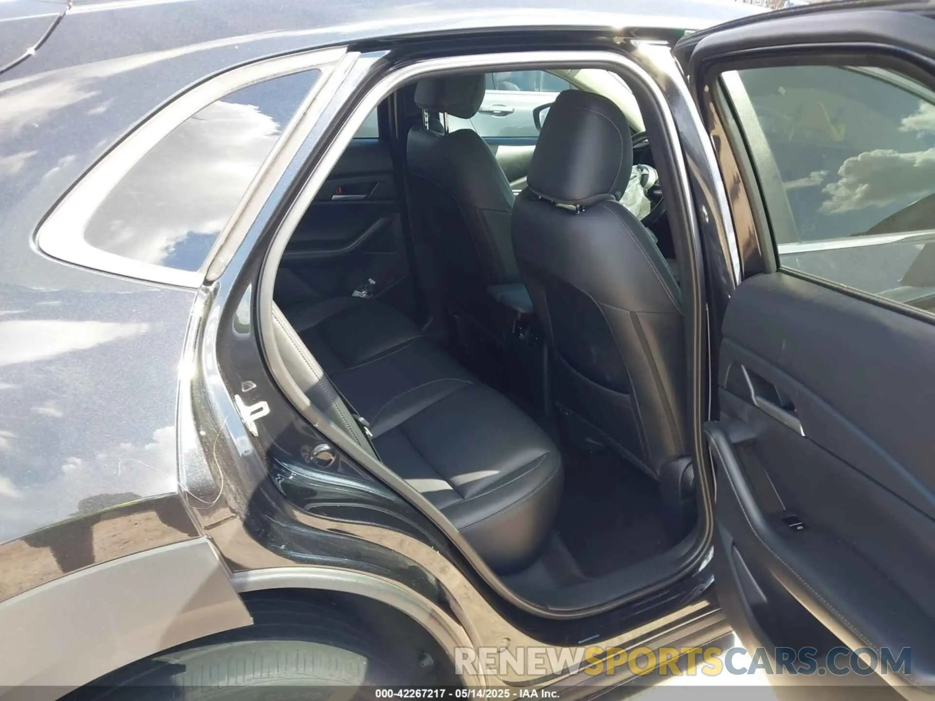 8 Photograph of a damaged car 3MVDMABL1MM251761 MAZDA CX-30 2021