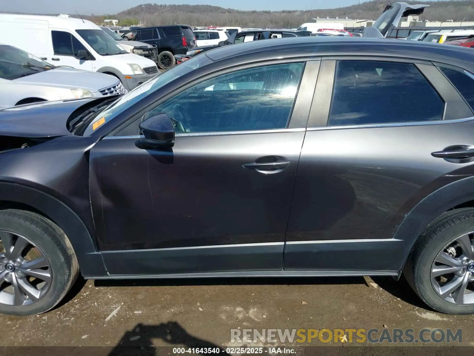 14 Photograph of a damaged car 3MVDMABL2MM220311 MAZDA CX-30 2021