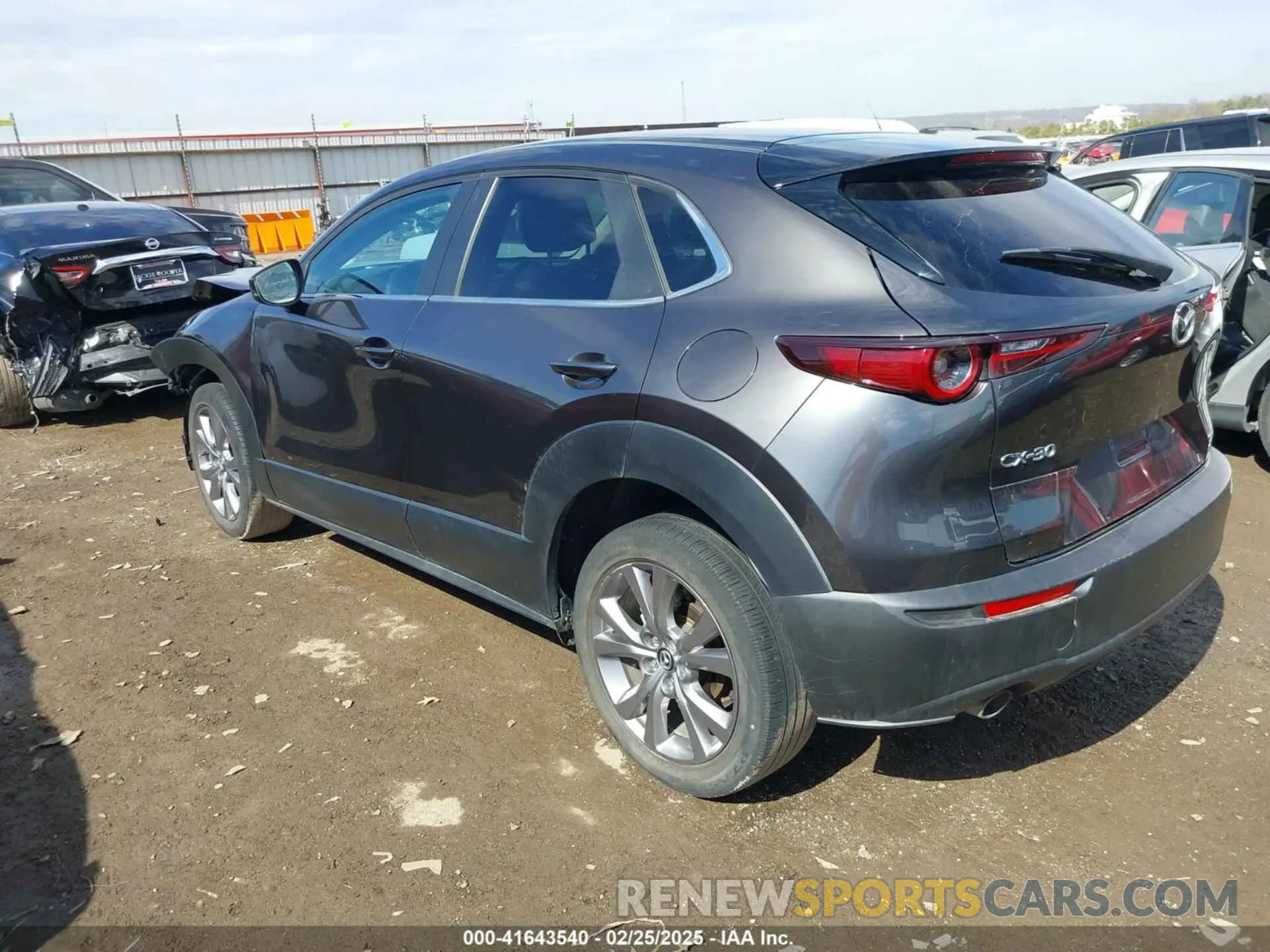 3 Photograph of a damaged car 3MVDMABL2MM220311 MAZDA CX-30 2021