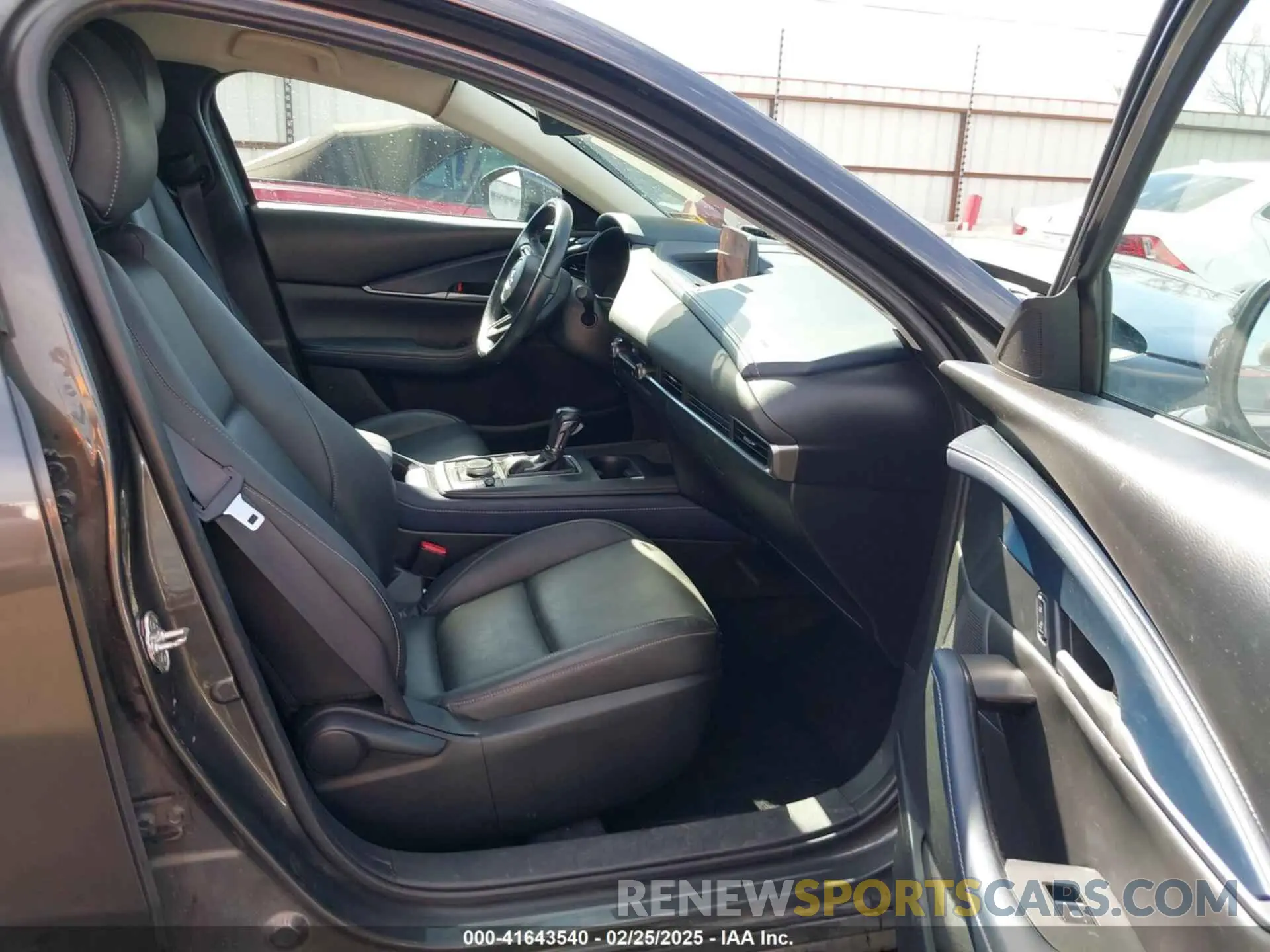 5 Photograph of a damaged car 3MVDMABL2MM220311 MAZDA CX-30 2021