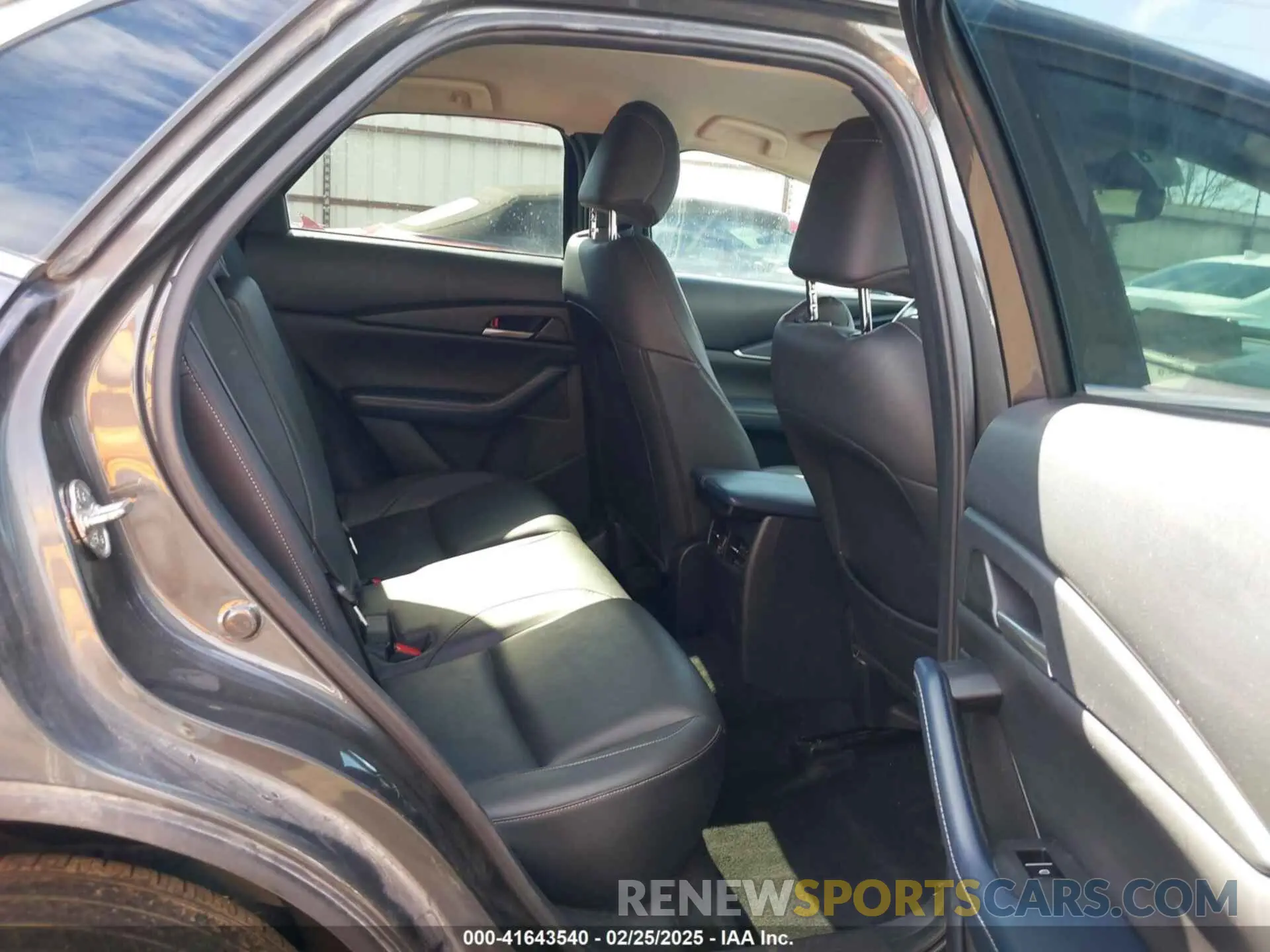 8 Photograph of a damaged car 3MVDMABL2MM220311 MAZDA CX-30 2021