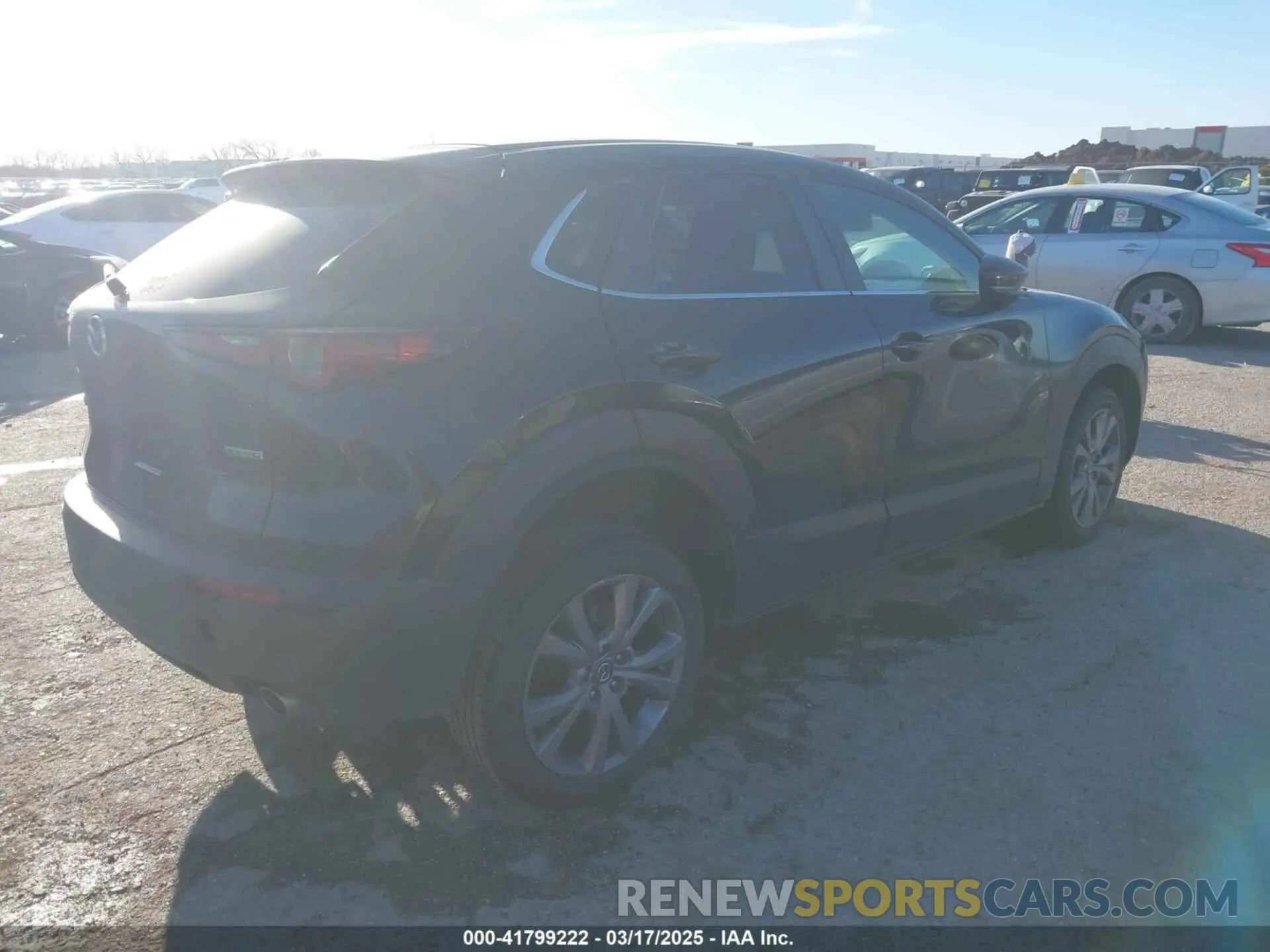 4 Photograph of a damaged car 3MVDMABL2MM239067 MAZDA CX-30 2021