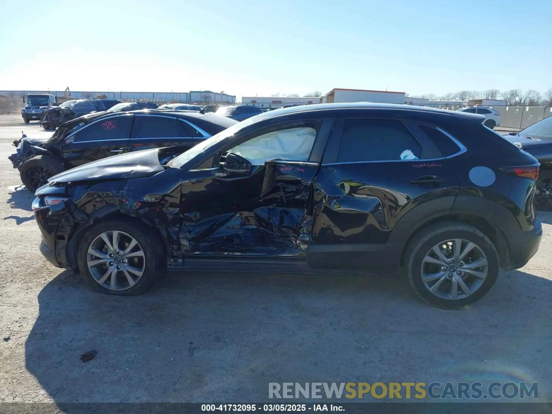 14 Photograph of a damaged car 3MVDMABL2MM244740 MAZDA CX-30 2021