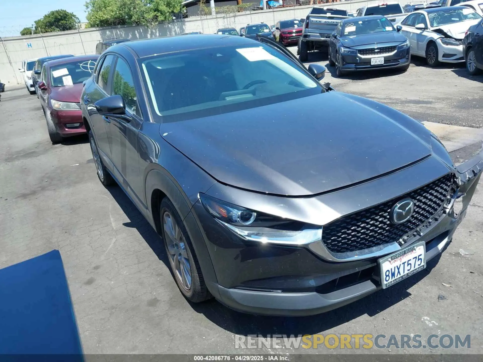 1 Photograph of a damaged car 3MVDMABL3MM233701 MAZDA CX-30 2021