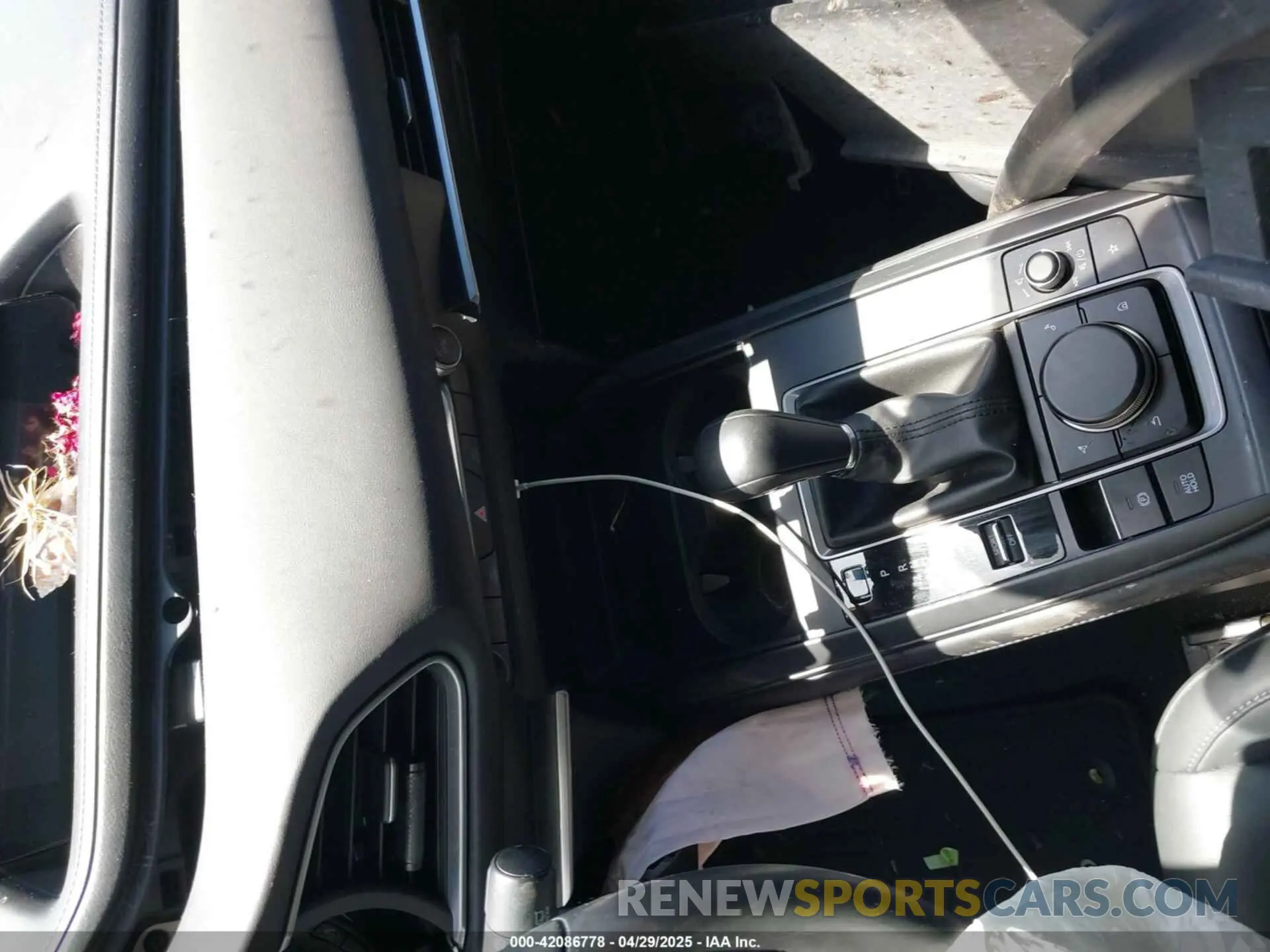 11 Photograph of a damaged car 3MVDMABL3MM233701 MAZDA CX-30 2021