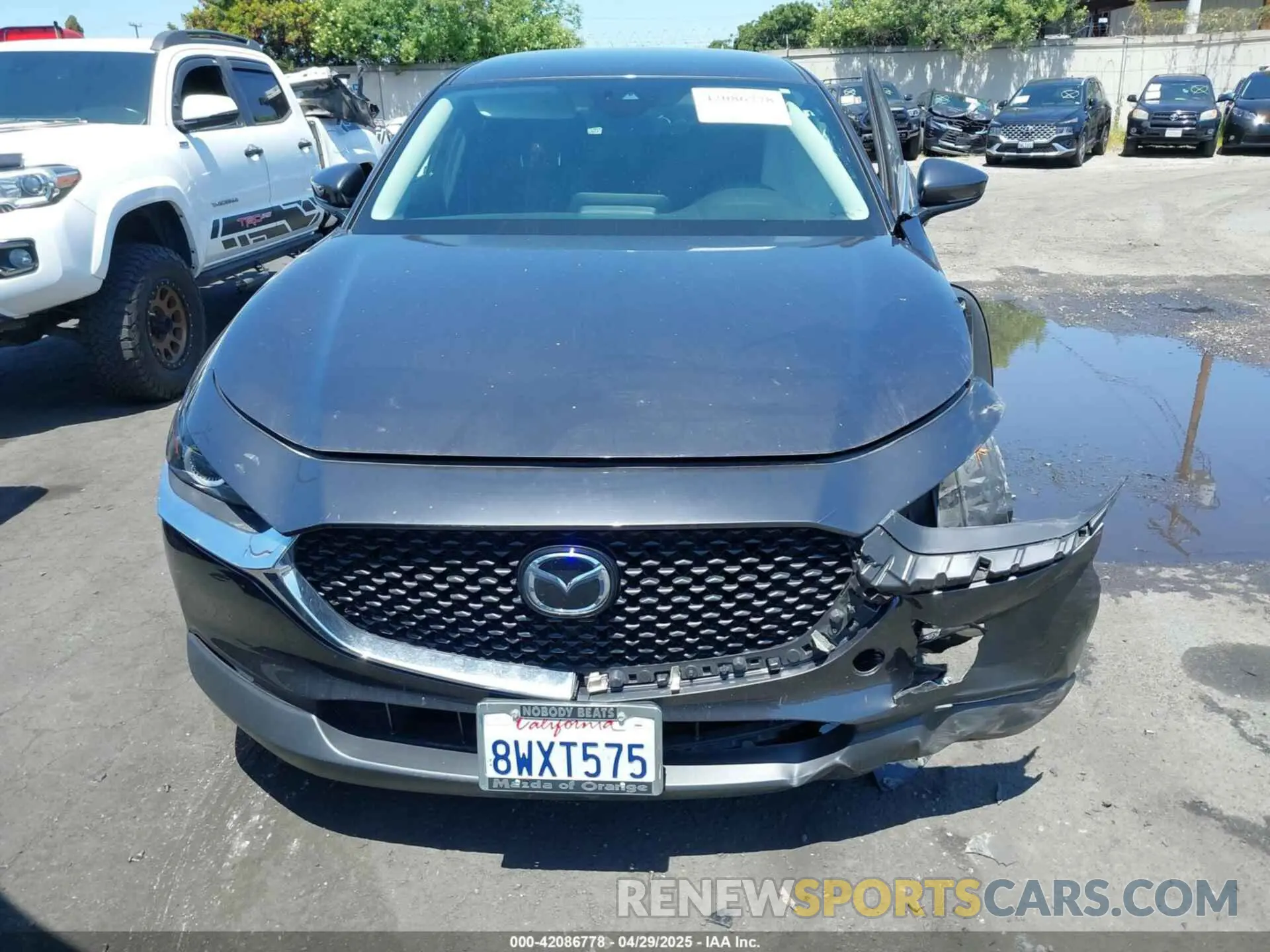 13 Photograph of a damaged car 3MVDMABL3MM233701 MAZDA CX-30 2021