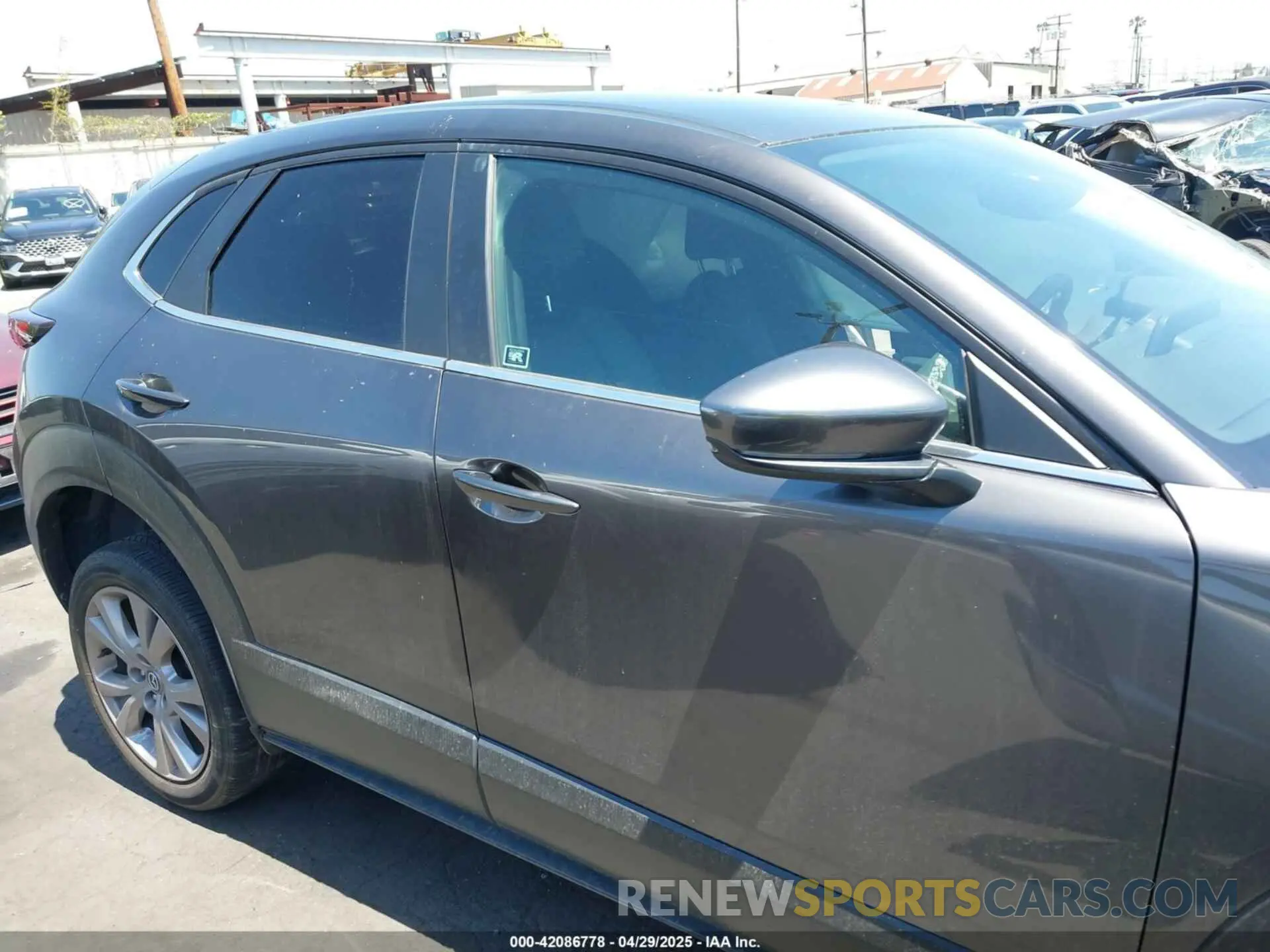 14 Photograph of a damaged car 3MVDMABL3MM233701 MAZDA CX-30 2021