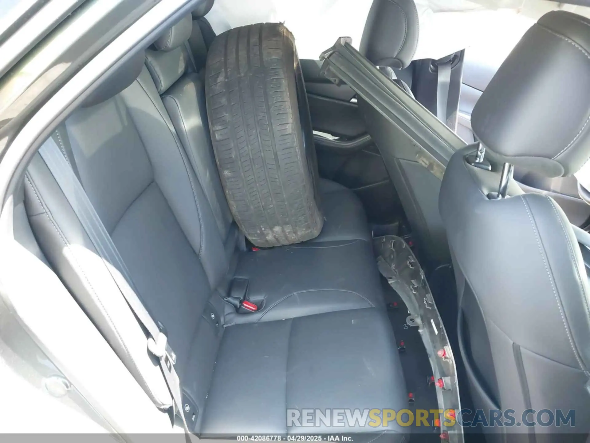 21 Photograph of a damaged car 3MVDMABL3MM233701 MAZDA CX-30 2021