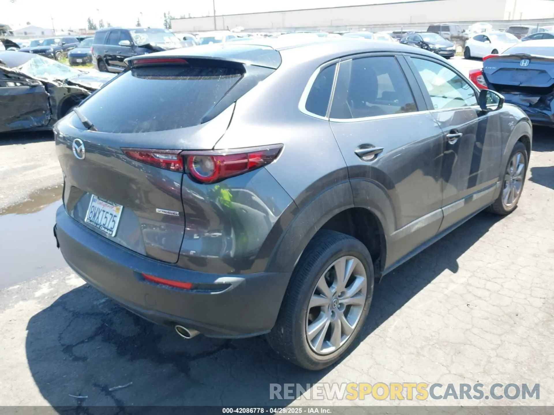 4 Photograph of a damaged car 3MVDMABL3MM233701 MAZDA CX-30 2021