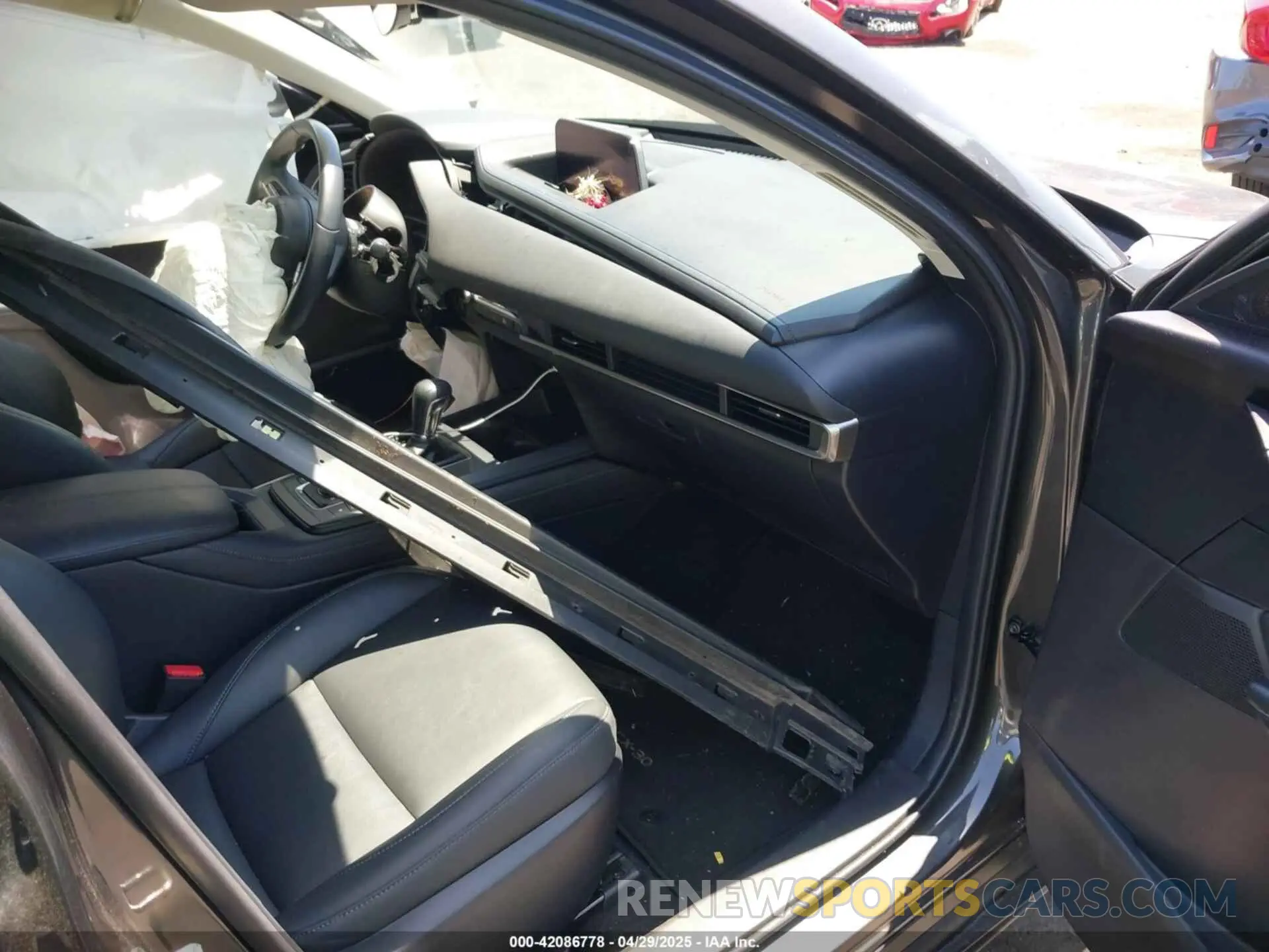 5 Photograph of a damaged car 3MVDMABL3MM233701 MAZDA CX-30 2021