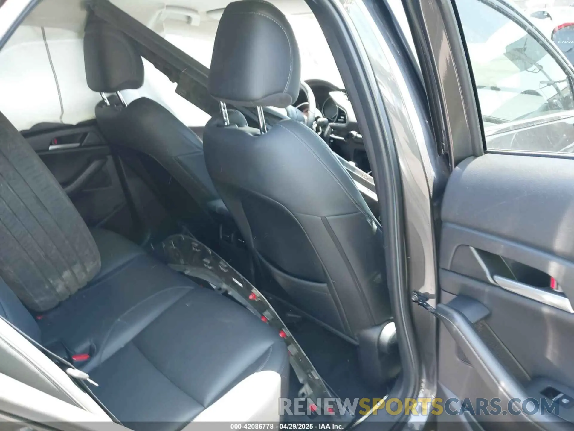 8 Photograph of a damaged car 3MVDMABL3MM233701 MAZDA CX-30 2021