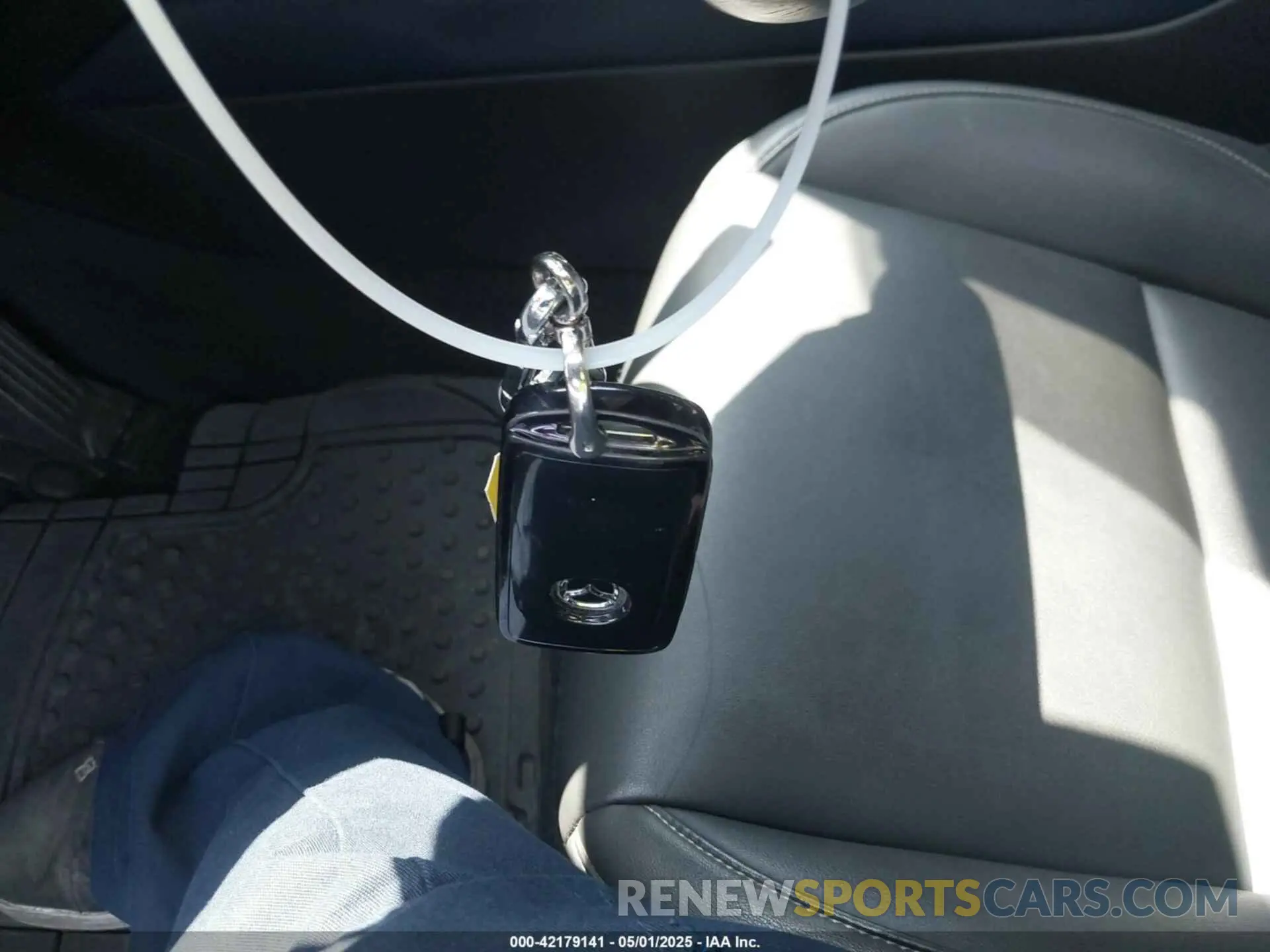 11 Photograph of a damaged car 3MVDMABL4MM205308 MAZDA CX-30 2021