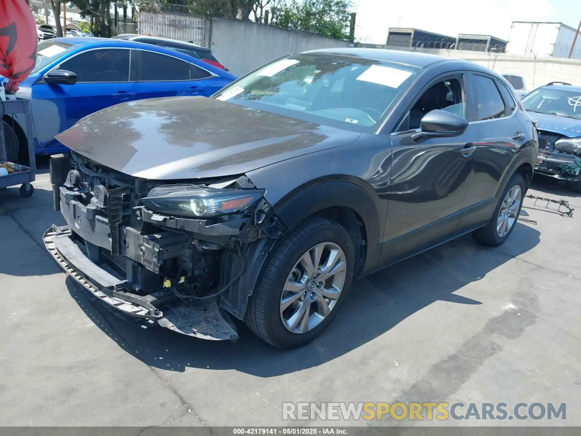 2 Photograph of a damaged car 3MVDMABL4MM205308 MAZDA CX-30 2021