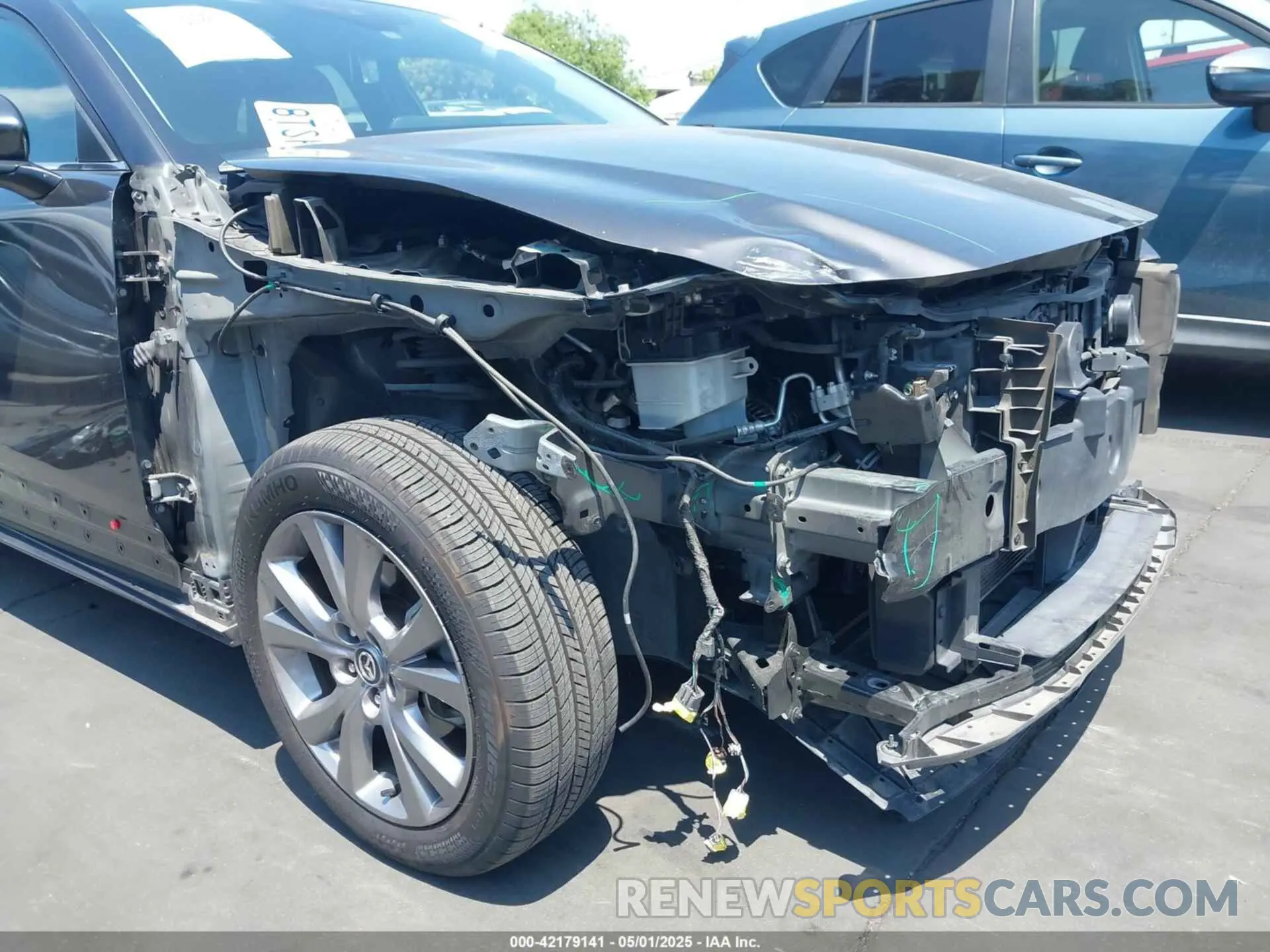 6 Photograph of a damaged car 3MVDMABL4MM205308 MAZDA CX-30 2021