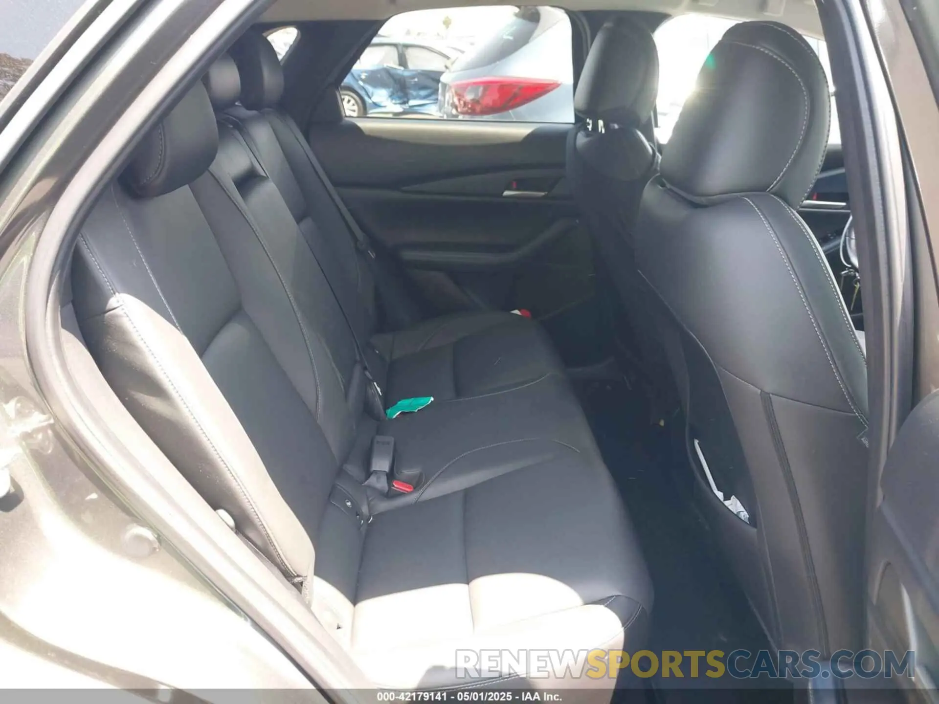 8 Photograph of a damaged car 3MVDMABL4MM205308 MAZDA CX-30 2021