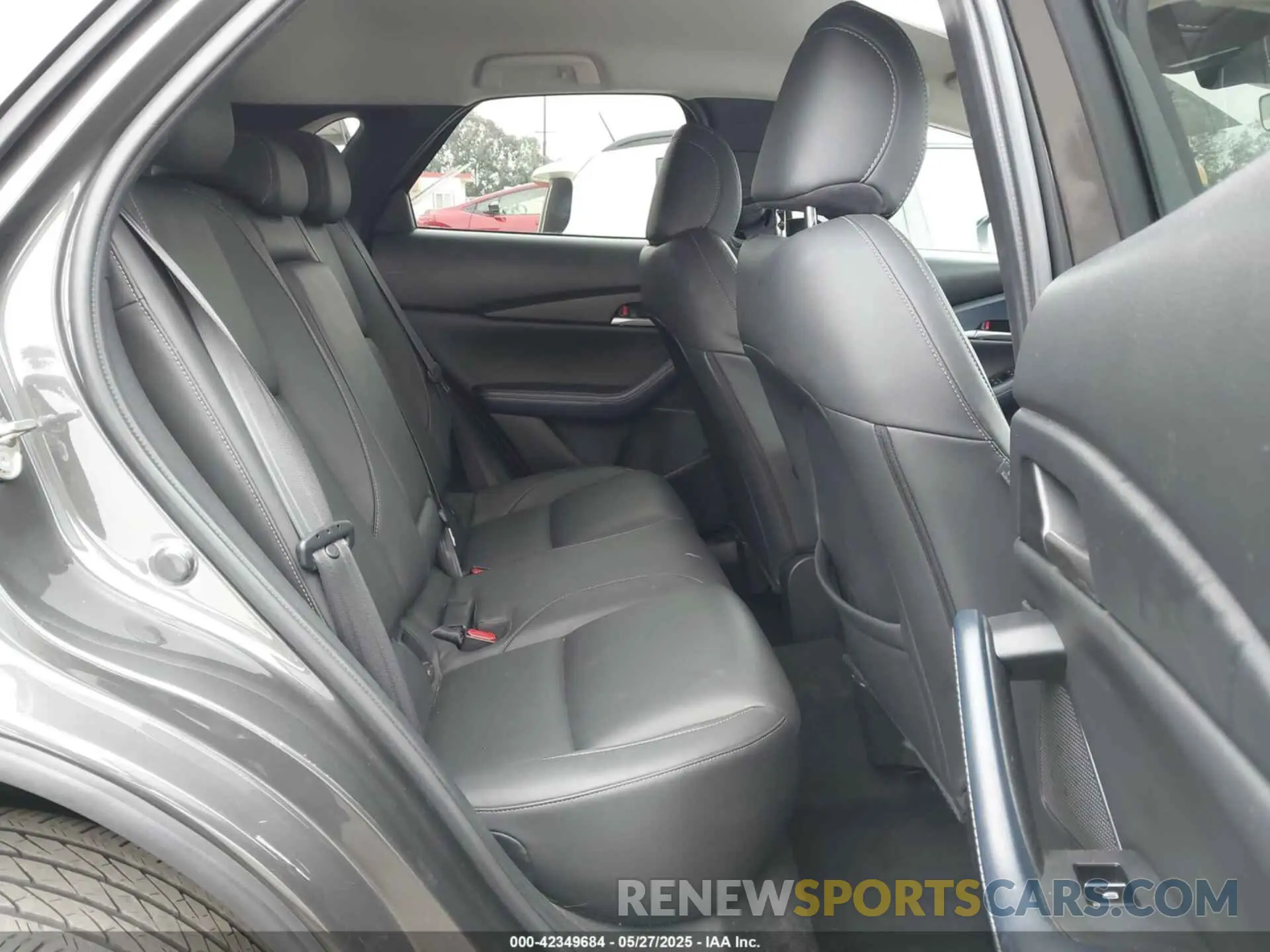 8 Photograph of a damaged car 3MVDMABL4MM220536 MAZDA CX-30 2021
