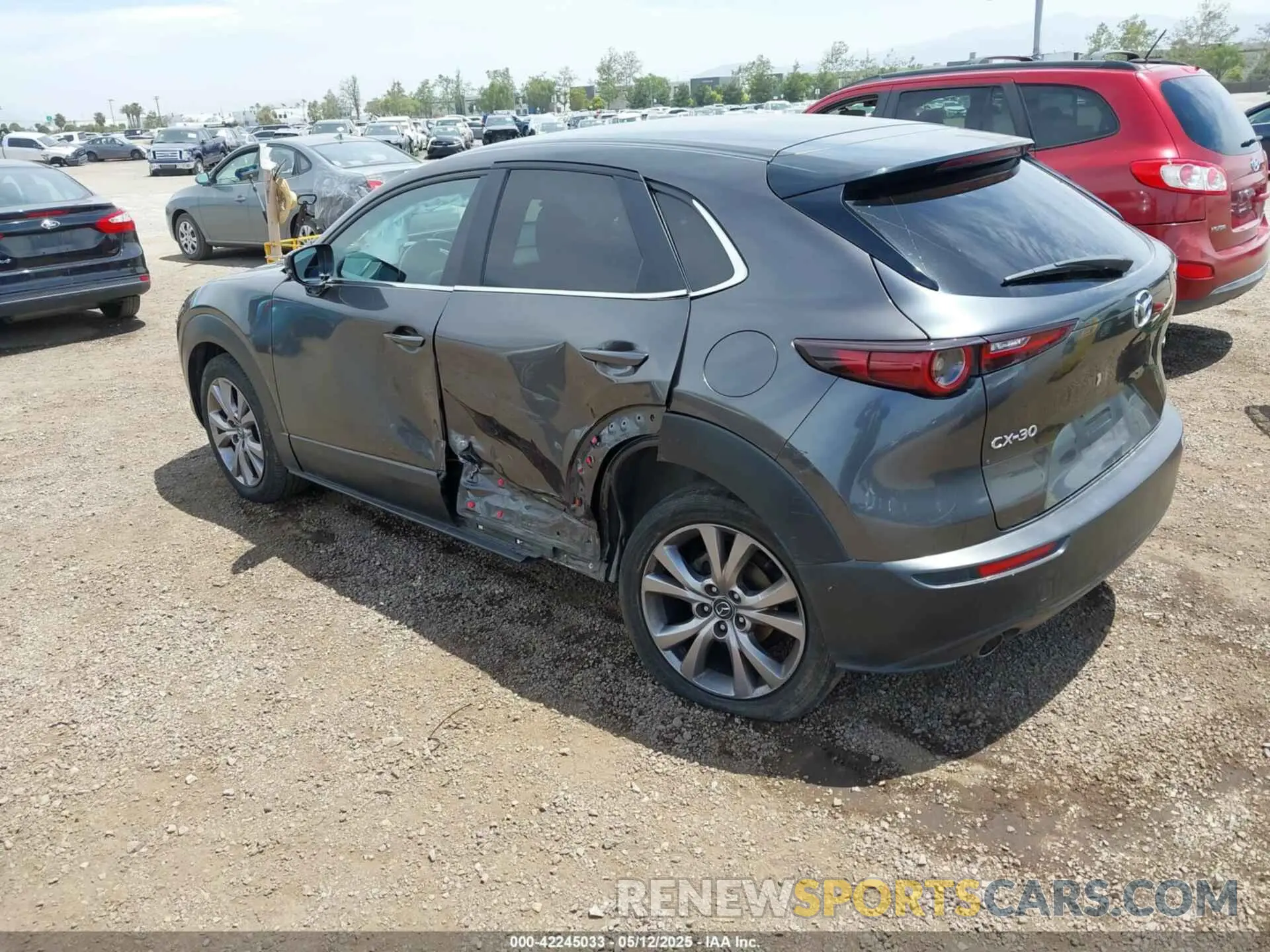3 Photograph of a damaged car 3MVDMABL5MM210517 MAZDA CX-30 2021