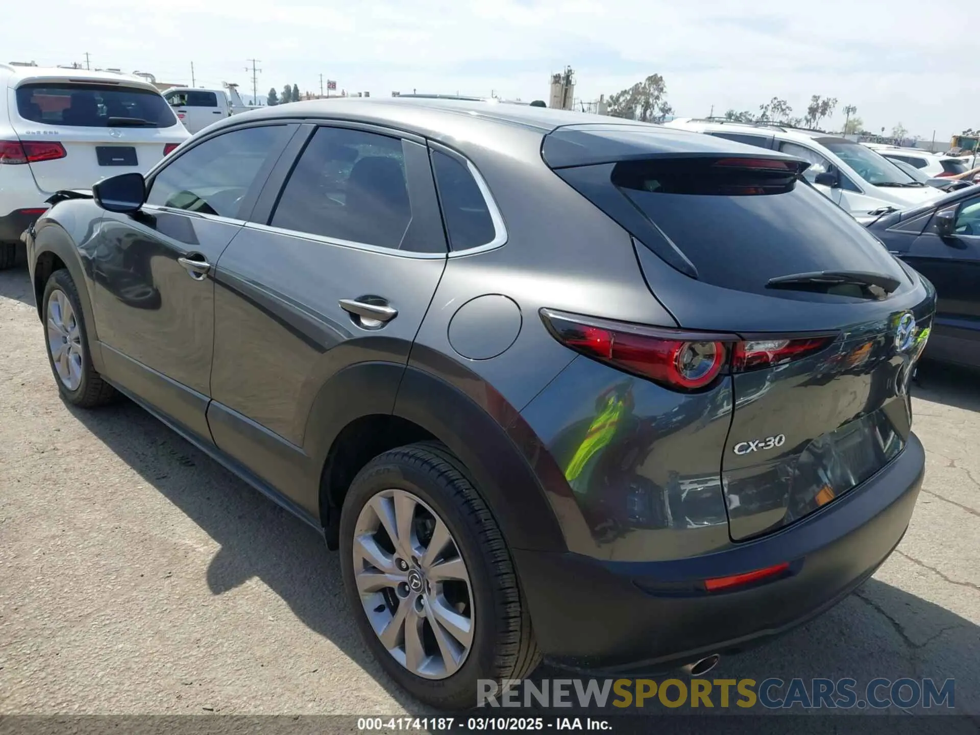 3 Photograph of a damaged car 3MVDMABL5MM217399 MAZDA CX-30 2021
