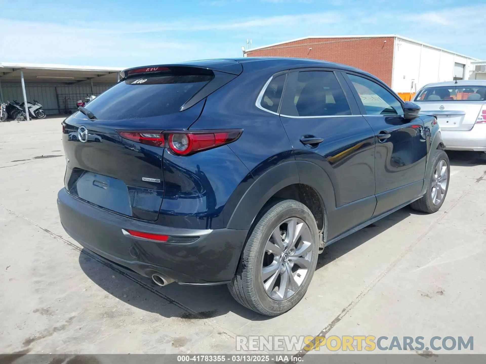 4 Photograph of a damaged car 3MVDMABL5MM272418 MAZDA CX-30 2021
