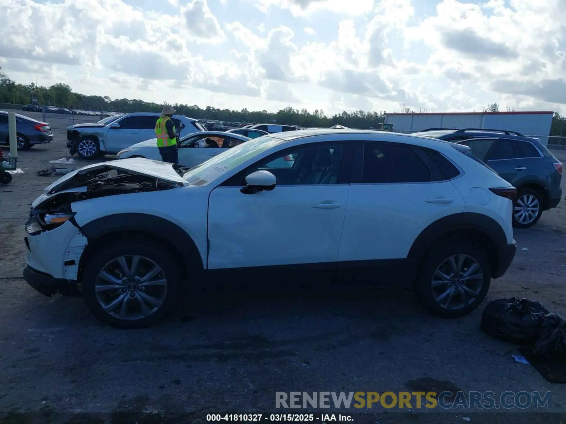 14 Photograph of a damaged car 3MVDMABL5MM273133 MAZDA CX-30 2021