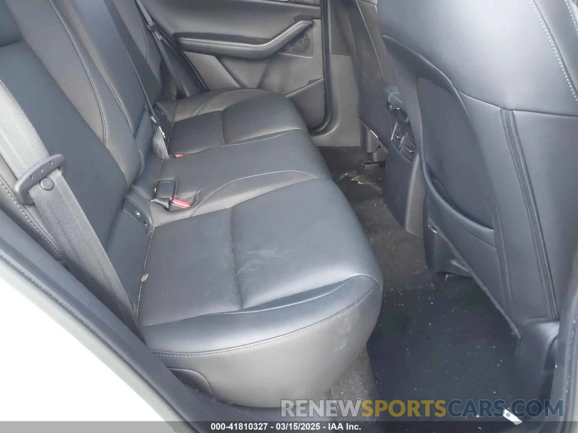 8 Photograph of a damaged car 3MVDMABL5MM273133 MAZDA CX-30 2021