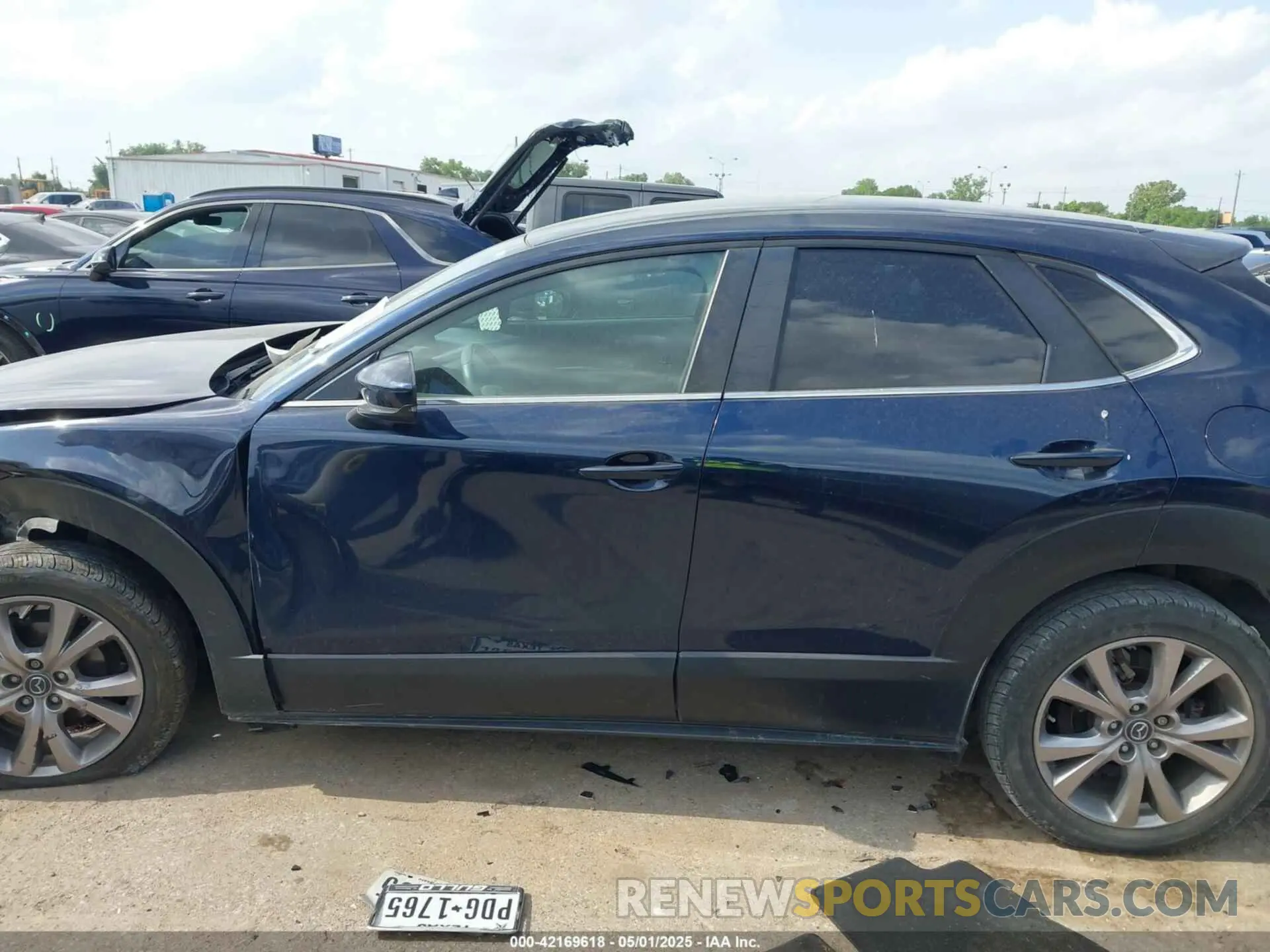 14 Photograph of a damaged car 3MVDMABL6MM202166 MAZDA CX-30 2021