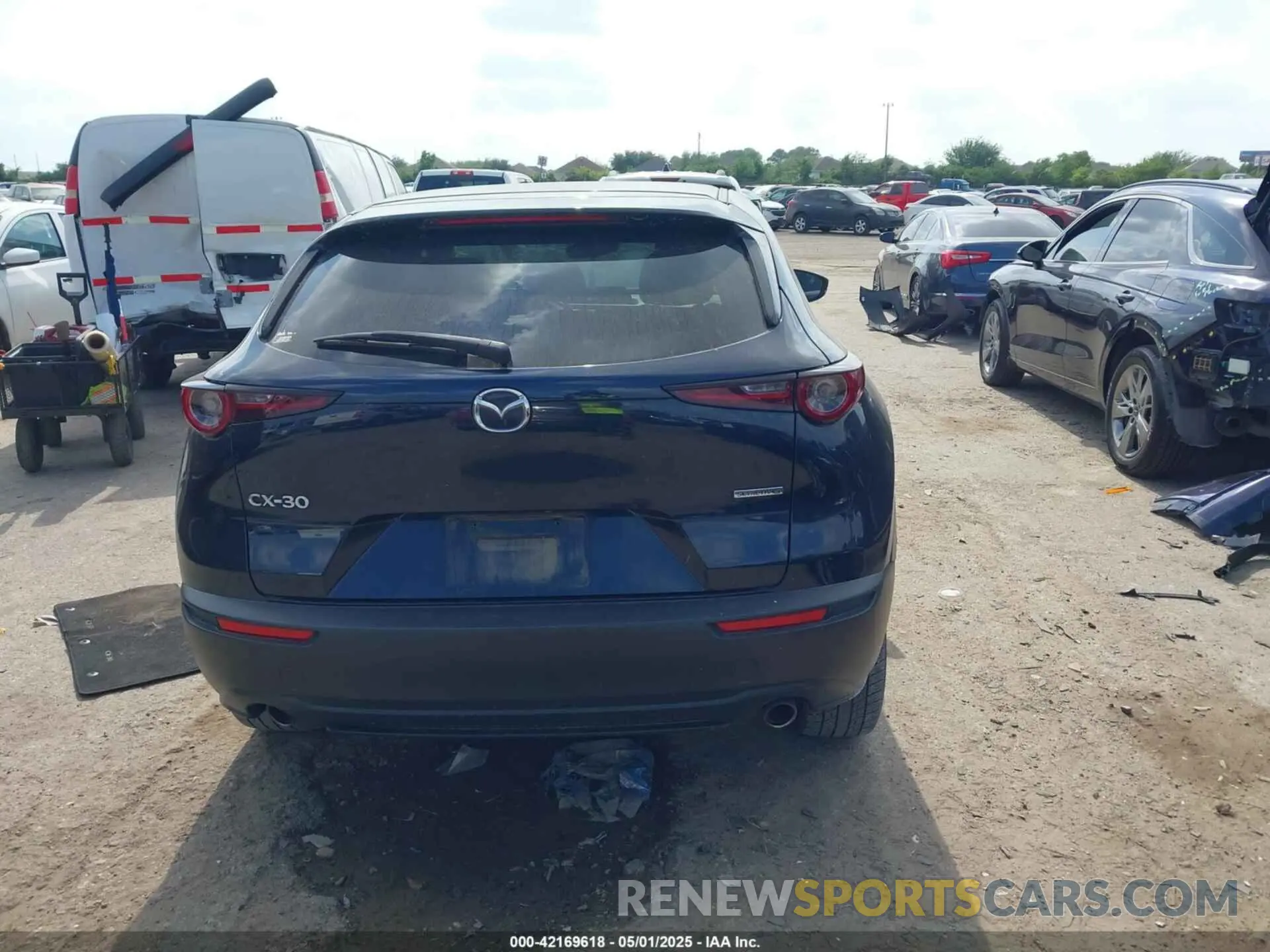 16 Photograph of a damaged car 3MVDMABL6MM202166 MAZDA CX-30 2021