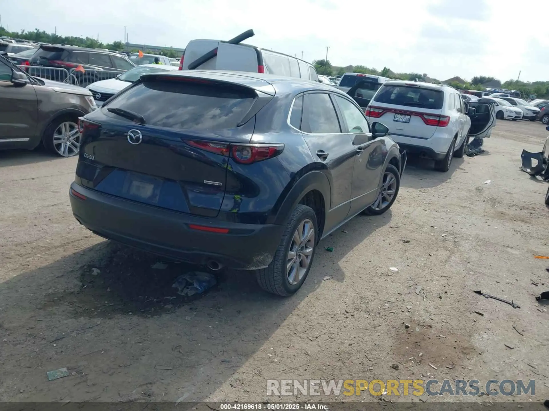 4 Photograph of a damaged car 3MVDMABL6MM202166 MAZDA CX-30 2021