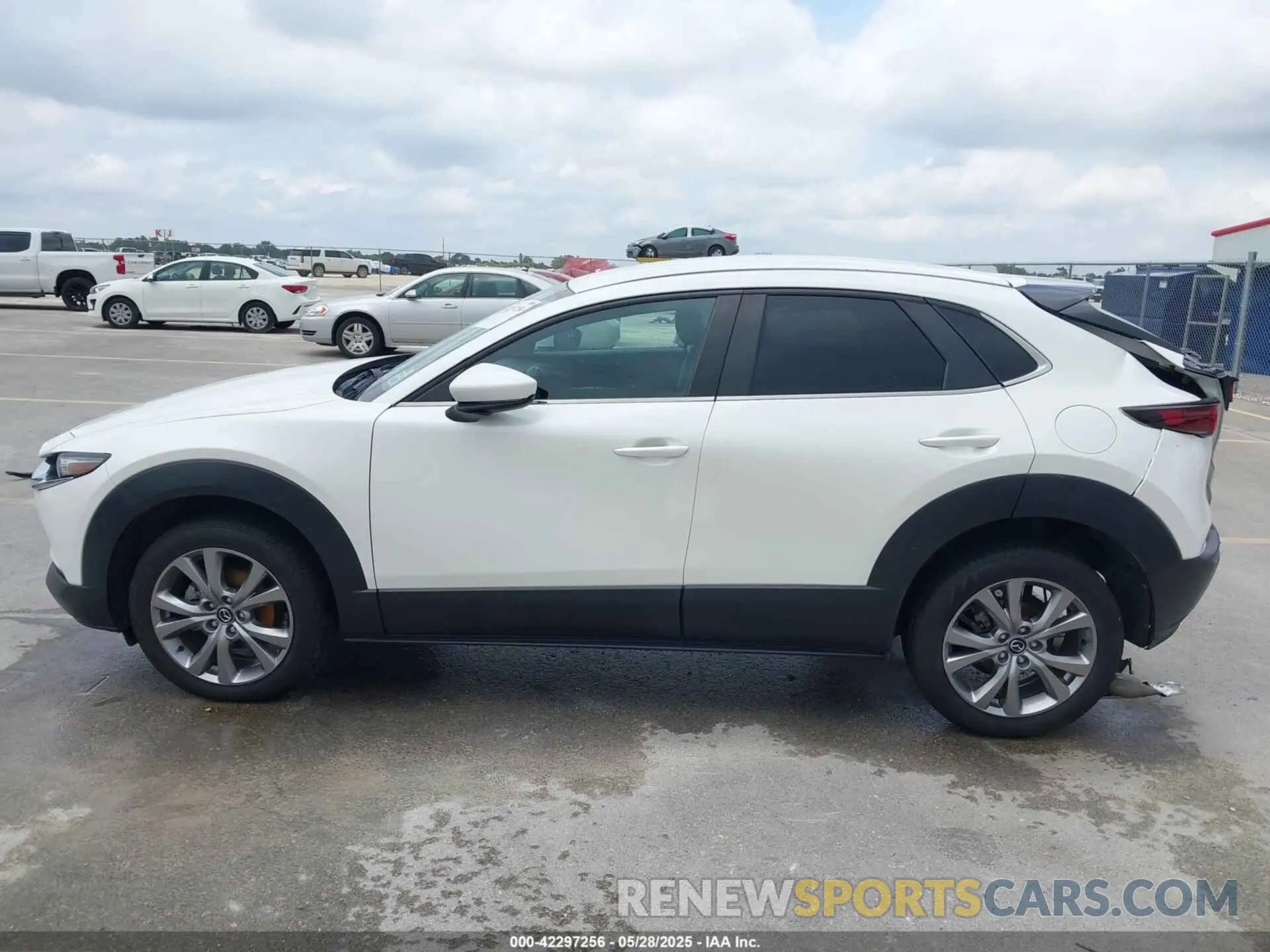 15 Photograph of a damaged car 3MVDMABL6MM309623 MAZDA CX-30 2021