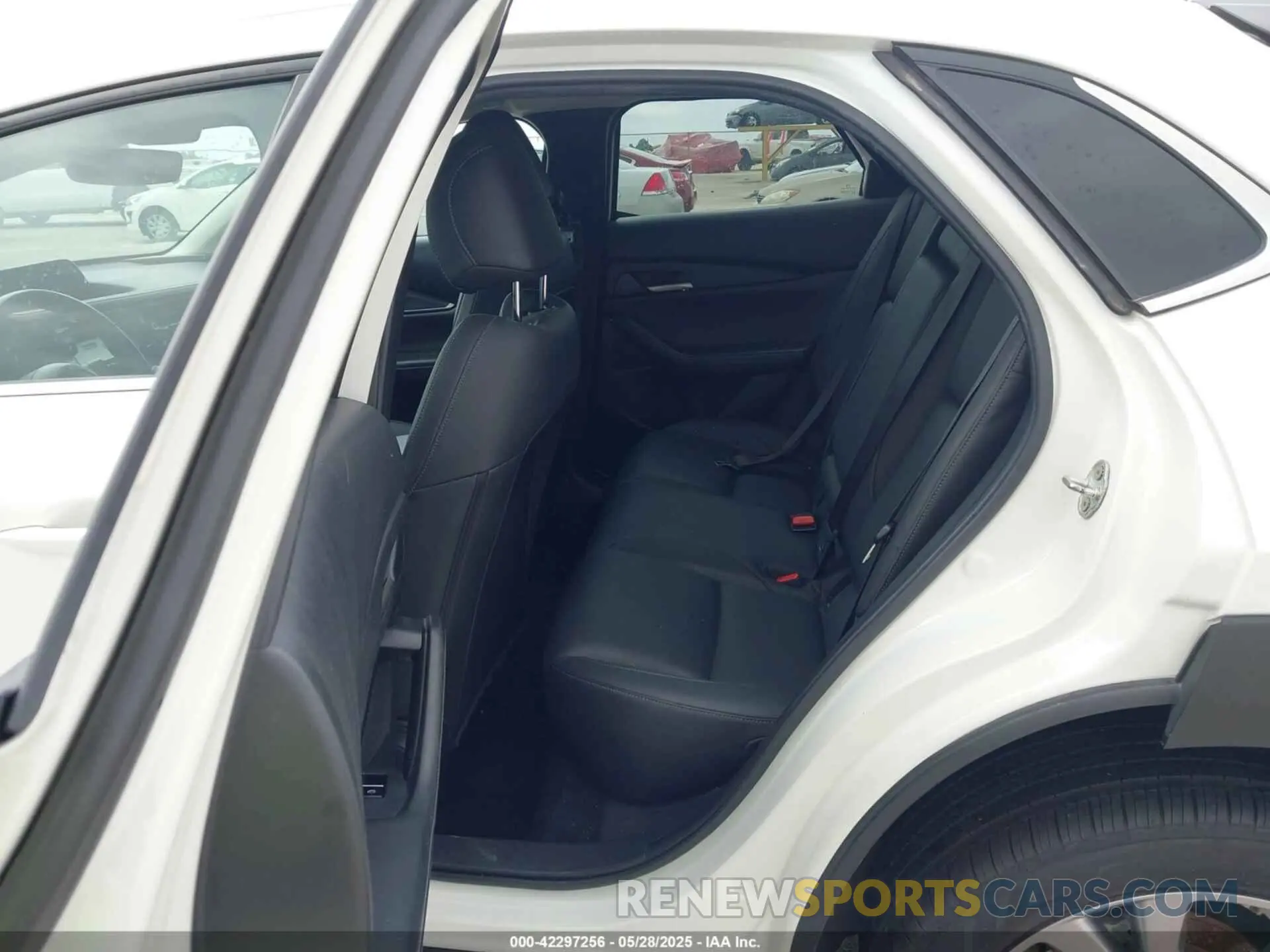 8 Photograph of a damaged car 3MVDMABL6MM309623 MAZDA CX-30 2021