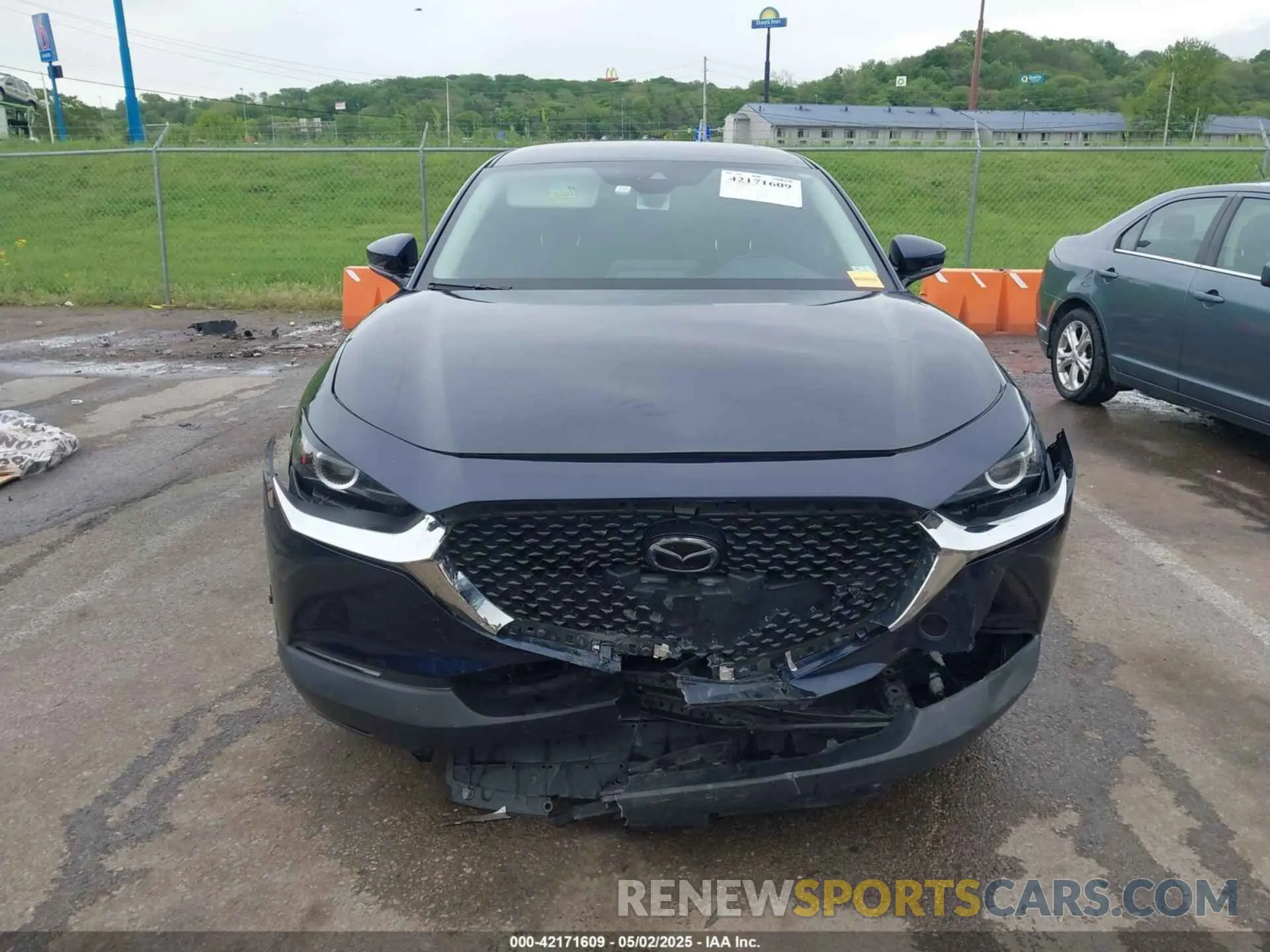12 Photograph of a damaged car 3MVDMABL8MM209992 MAZDA CX-30 2021