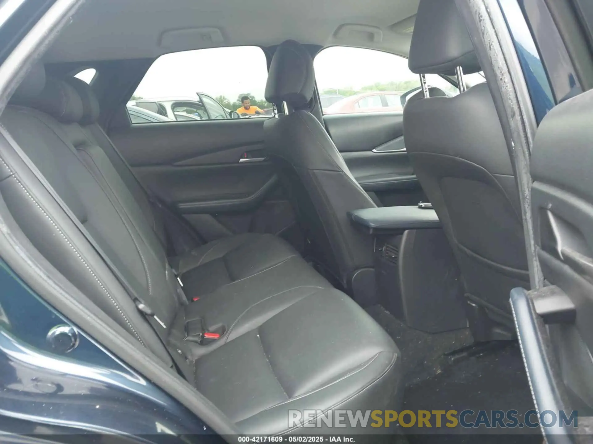 8 Photograph of a damaged car 3MVDMABL8MM209992 MAZDA CX-30 2021