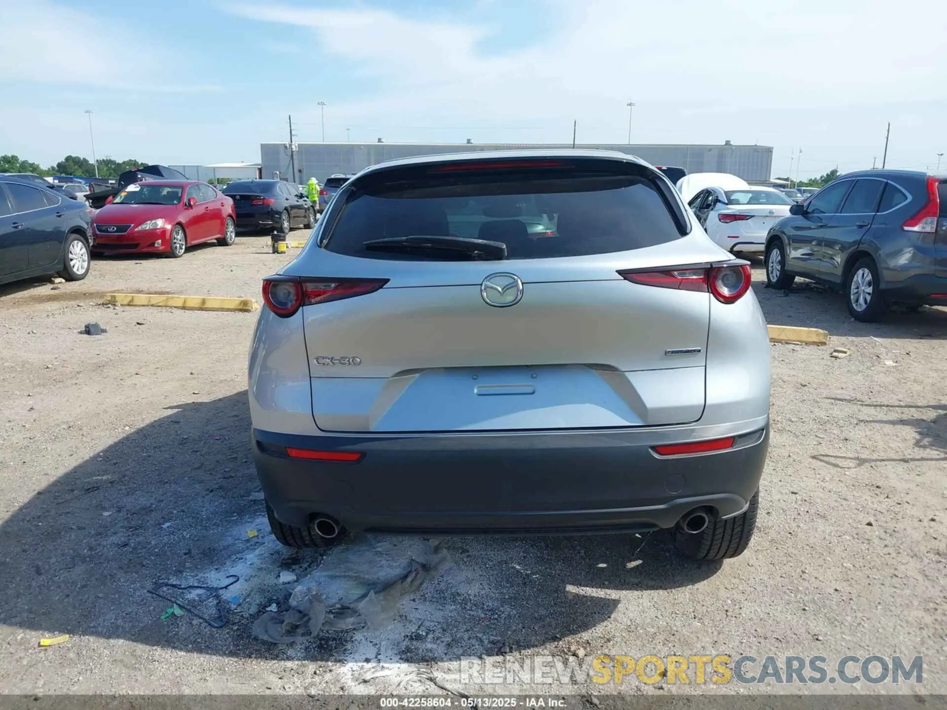 16 Photograph of a damaged car 3MVDMABL8MM273045 MAZDA CX-30 2021
