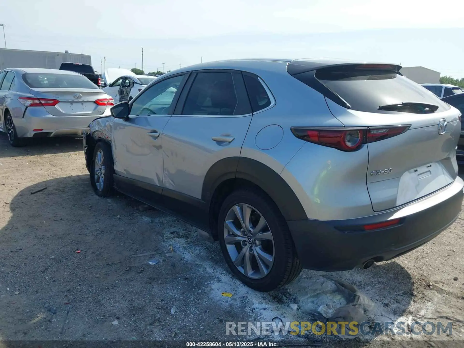 3 Photograph of a damaged car 3MVDMABL8MM273045 MAZDA CX-30 2021