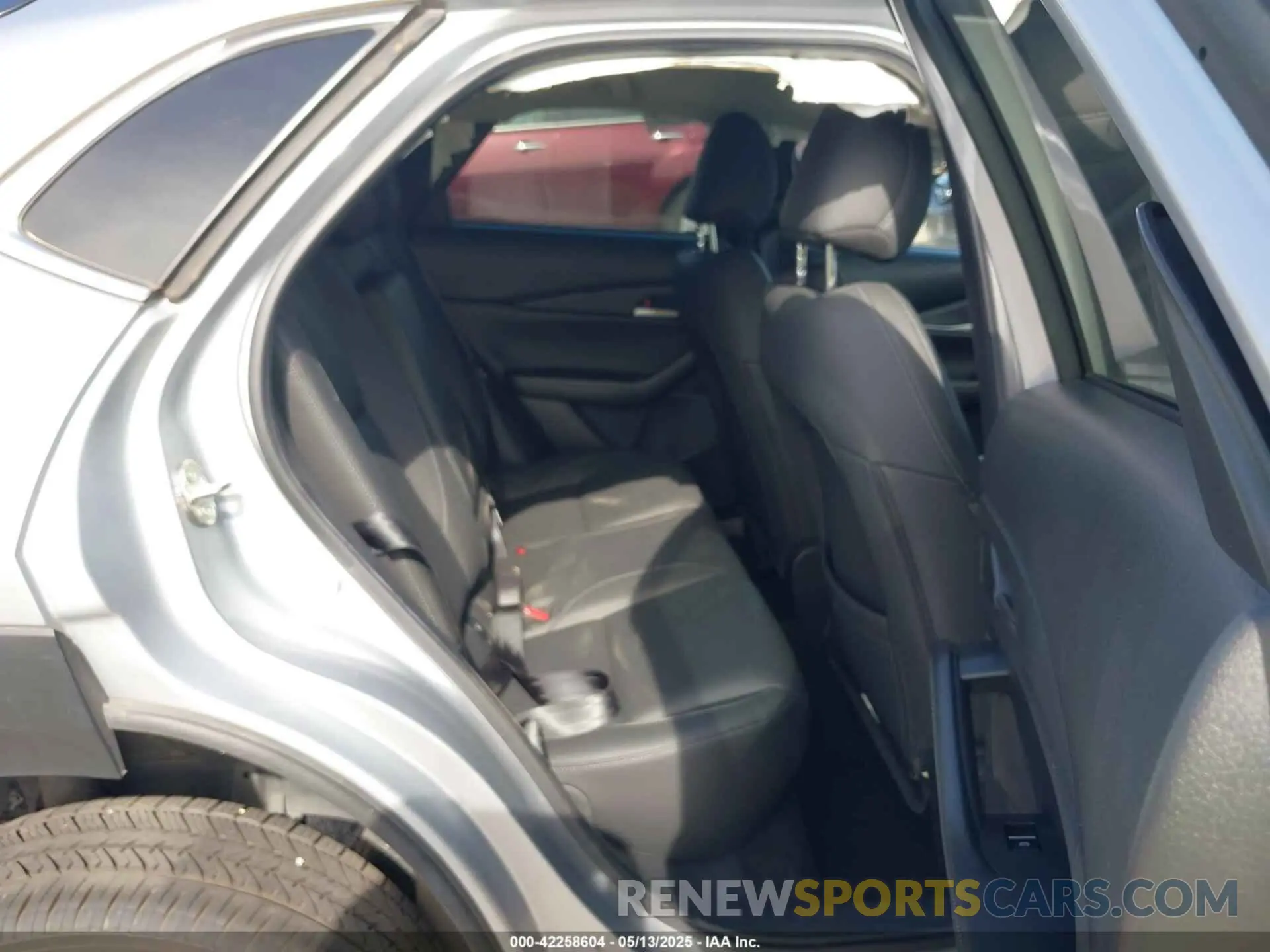 8 Photograph of a damaged car 3MVDMABL8MM273045 MAZDA CX-30 2021