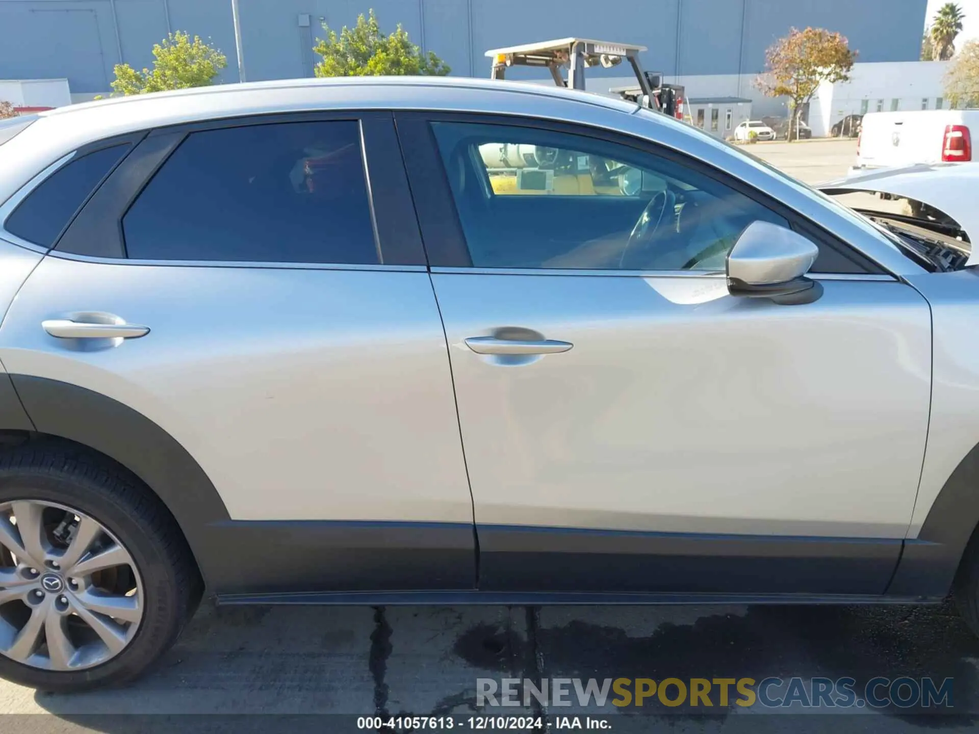 12 Photograph of a damaged car 3MVDMABL9MM256321 MAZDA CX-30 2021