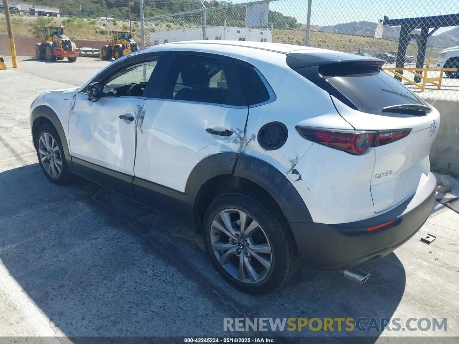 3 Photograph of a damaged car 3MVDMABL9MM309437 MAZDA CX-30 2021