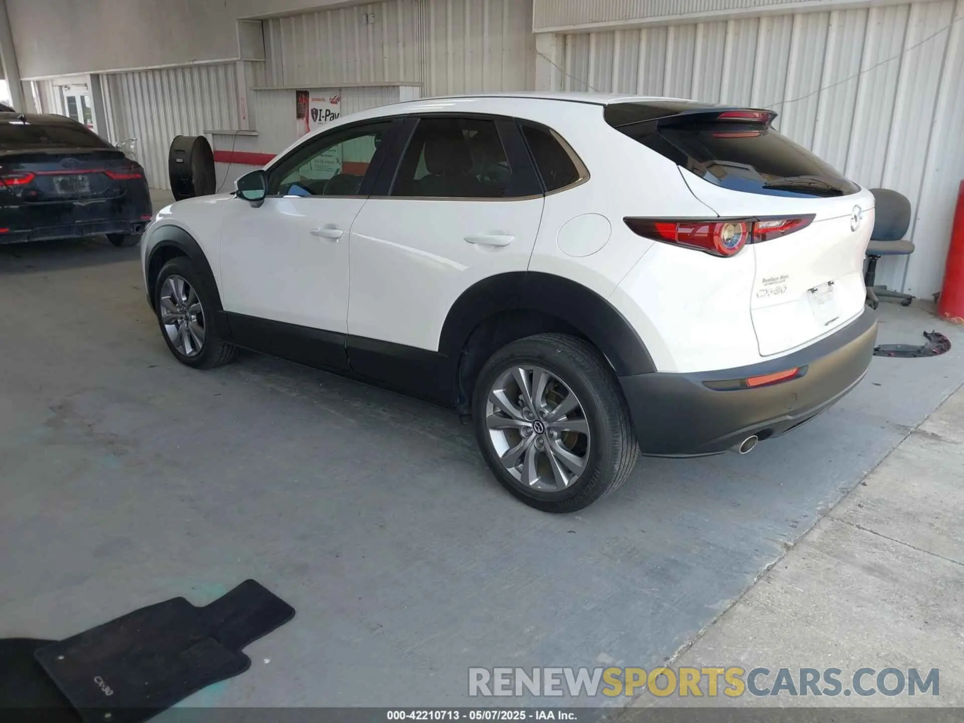 3 Photograph of a damaged car 3MVDMACL0MM228325 MAZDA CX-30 2021