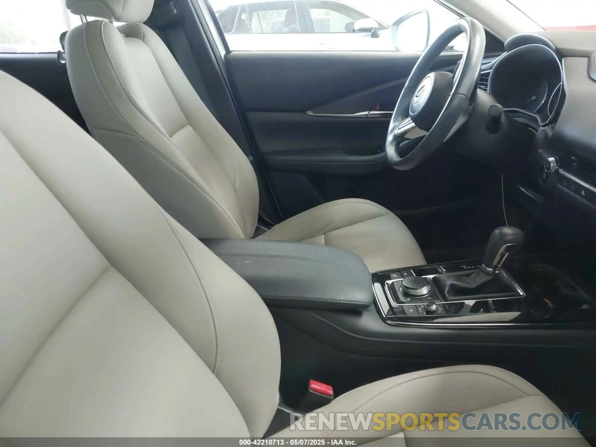 5 Photograph of a damaged car 3MVDMACL0MM228325 MAZDA CX-30 2021