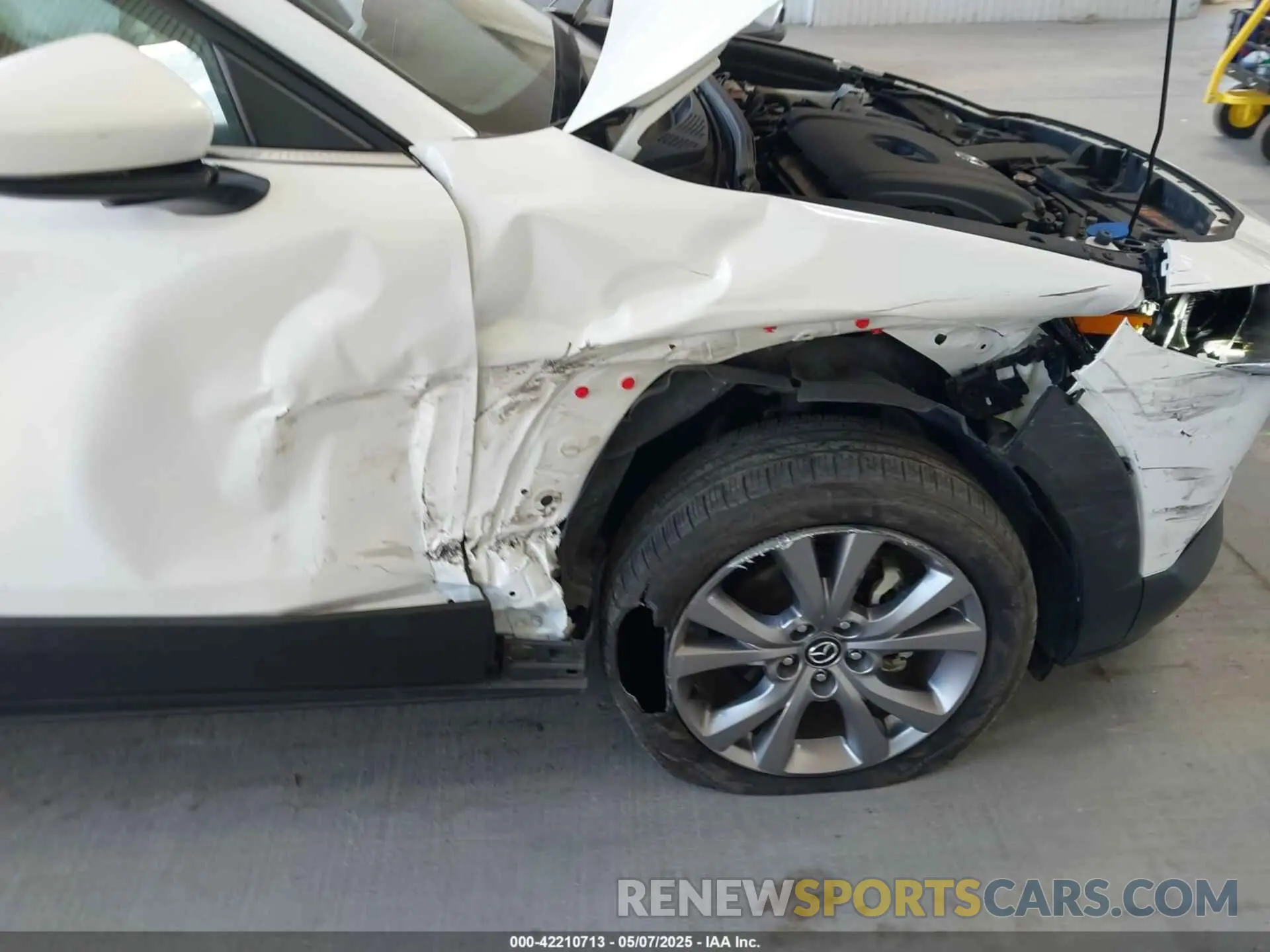 6 Photograph of a damaged car 3MVDMACL0MM228325 MAZDA CX-30 2021