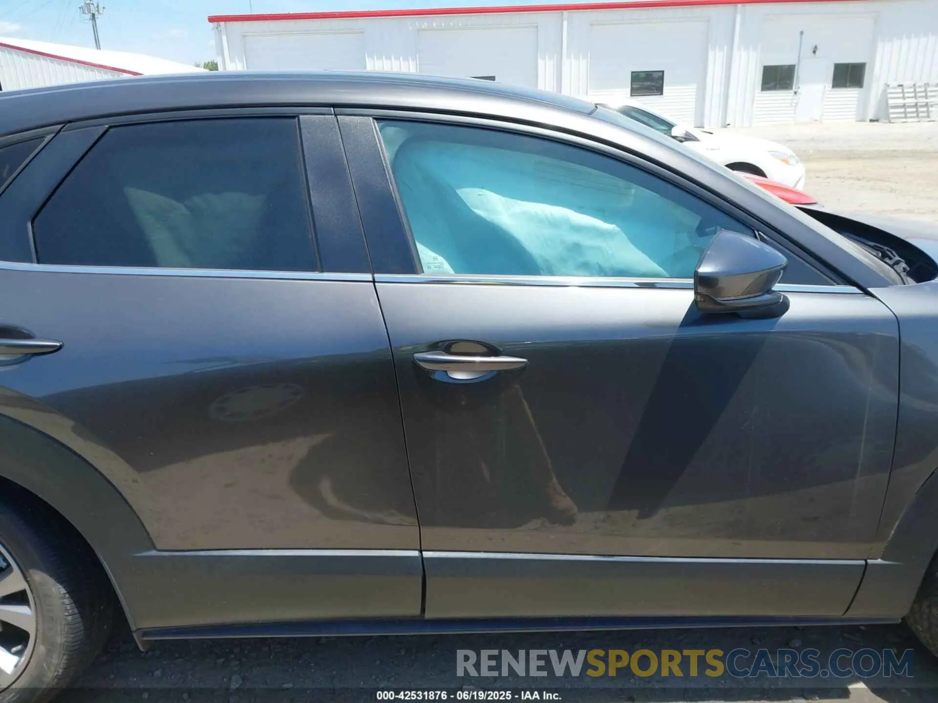 14 Photograph of a damaged car 3MVDMACL4MM213844 MAZDA CX-30 2021