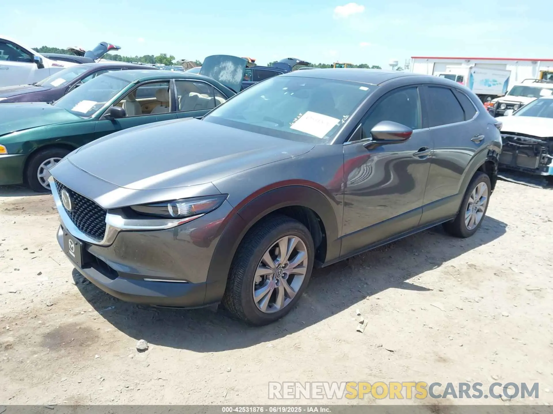 2 Photograph of a damaged car 3MVDMACL4MM213844 MAZDA CX-30 2021