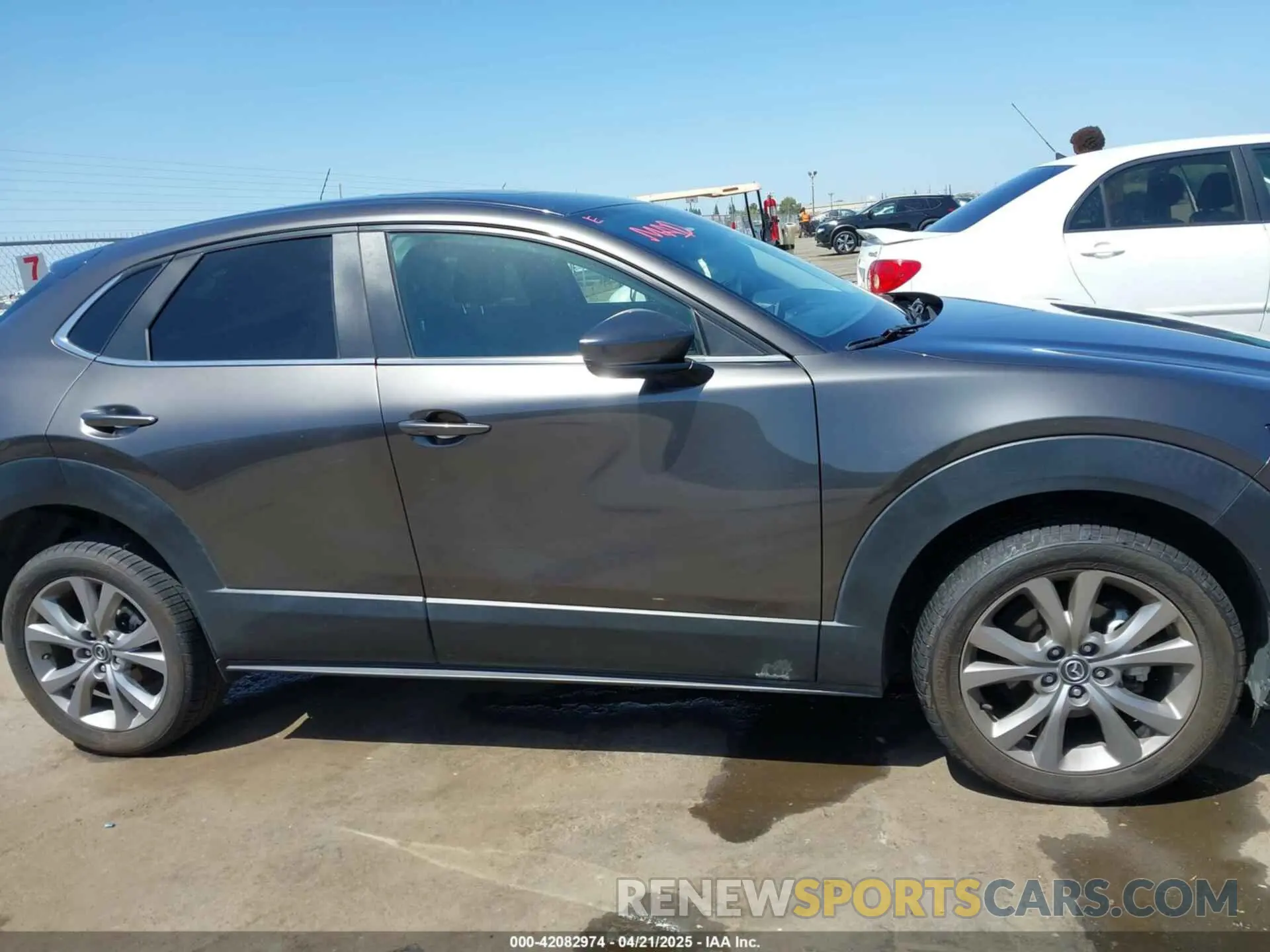 13 Photograph of a damaged car 3MVDMACL6MM216776 MAZDA CX-30 2021