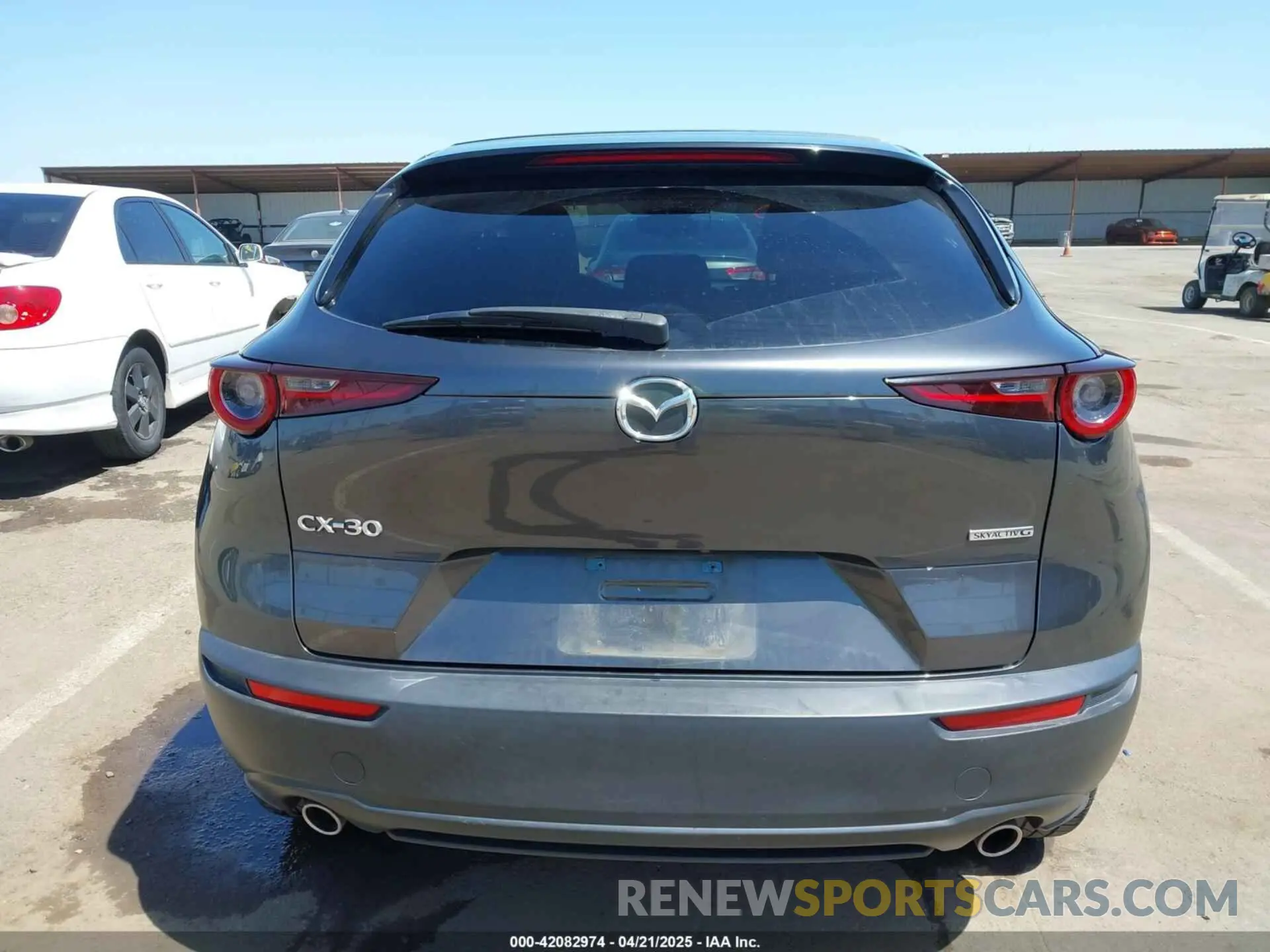 16 Photograph of a damaged car 3MVDMACL6MM216776 MAZDA CX-30 2021