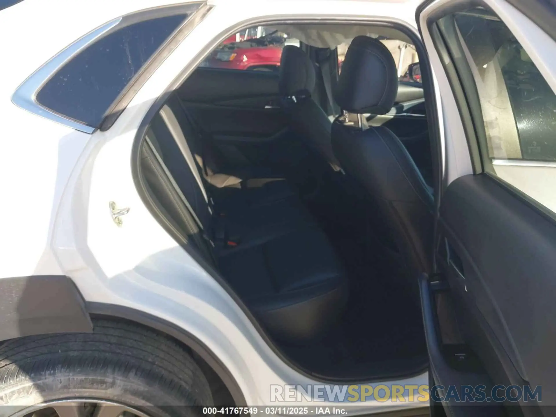 8 Photograph of a damaged car 3MVDMACL7MM209903 MAZDA CX-30 2021